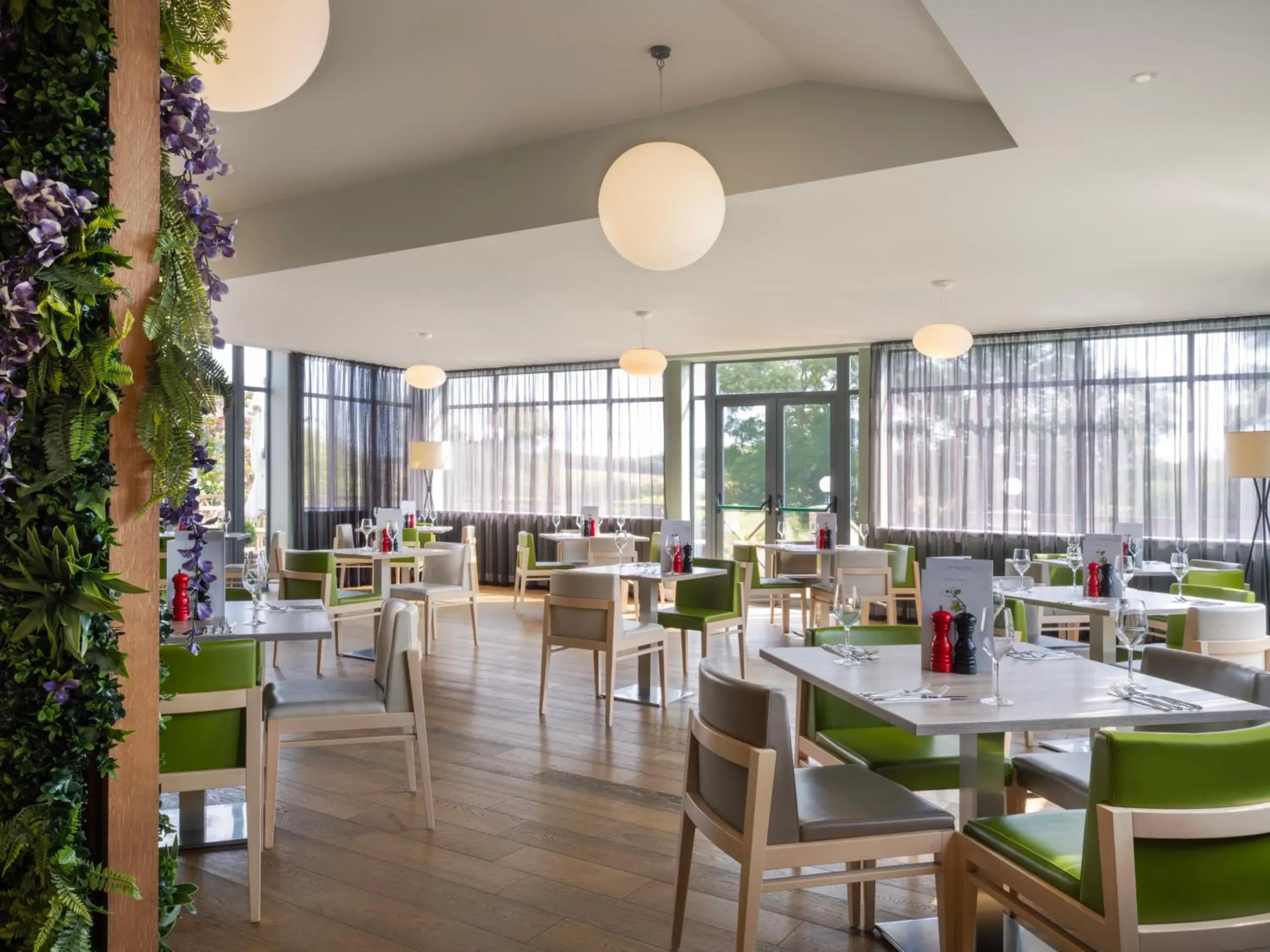 Restaurant/places to eat in Holiday Inn Huntingdon Racecourse by IHG Restaurant/places to eat in Holiday Inn Huntingdon Racecourse by IHG