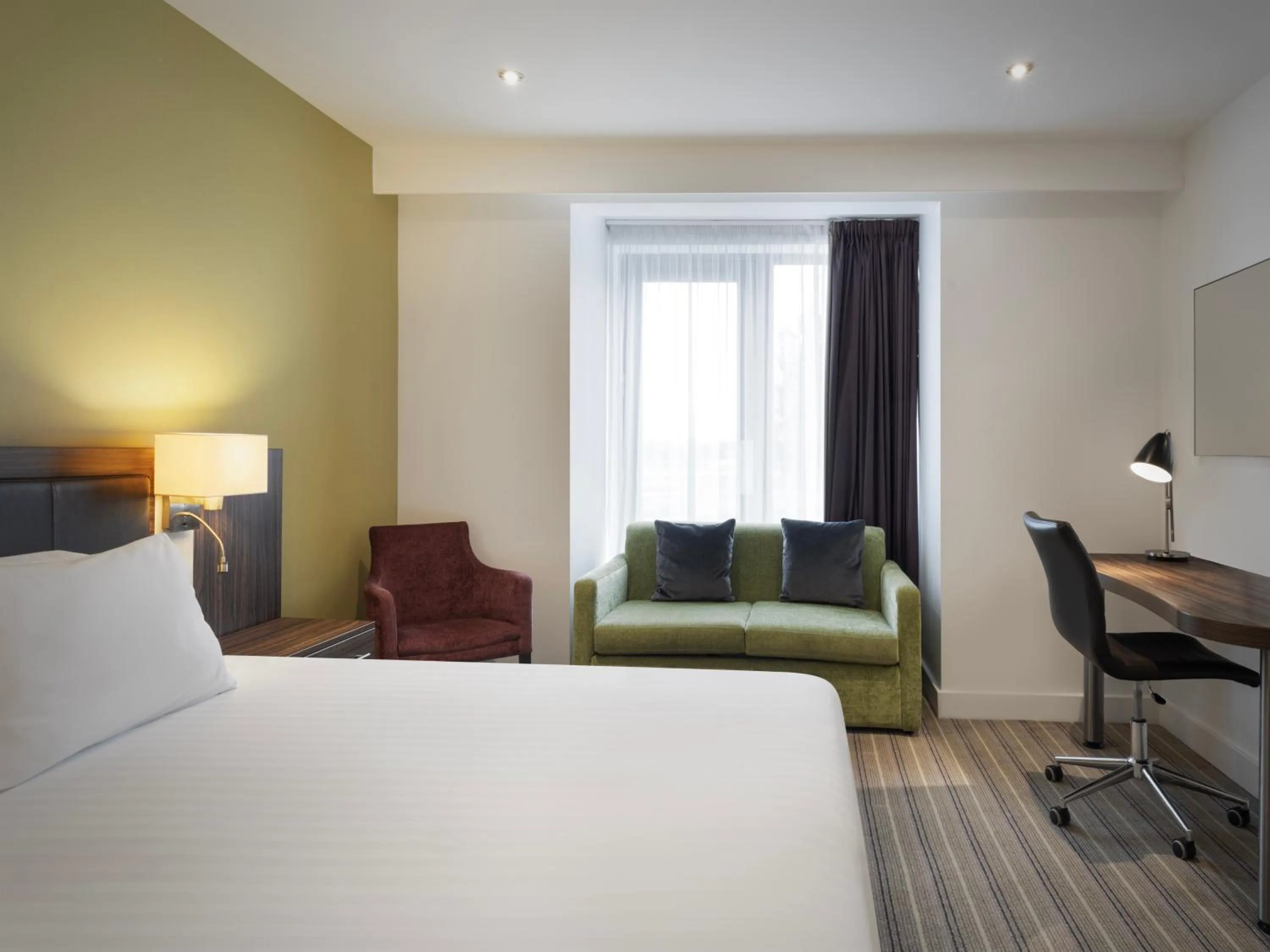 Bedroom, Bed in Holiday Inn Huntingdon Racecourse by IHG