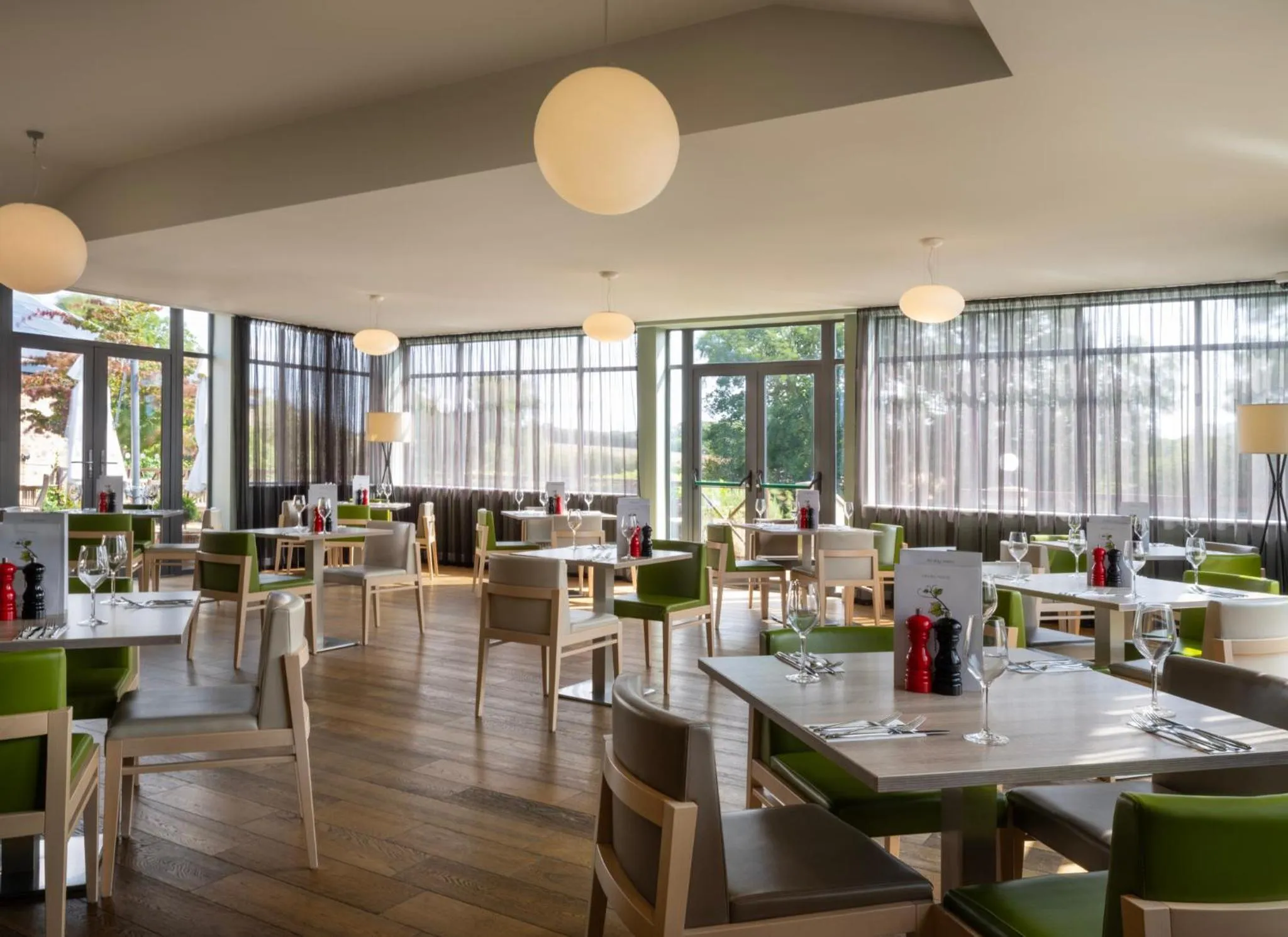Restaurant/places to eat in Holiday Inn Huntingdon Racecourse by IHG