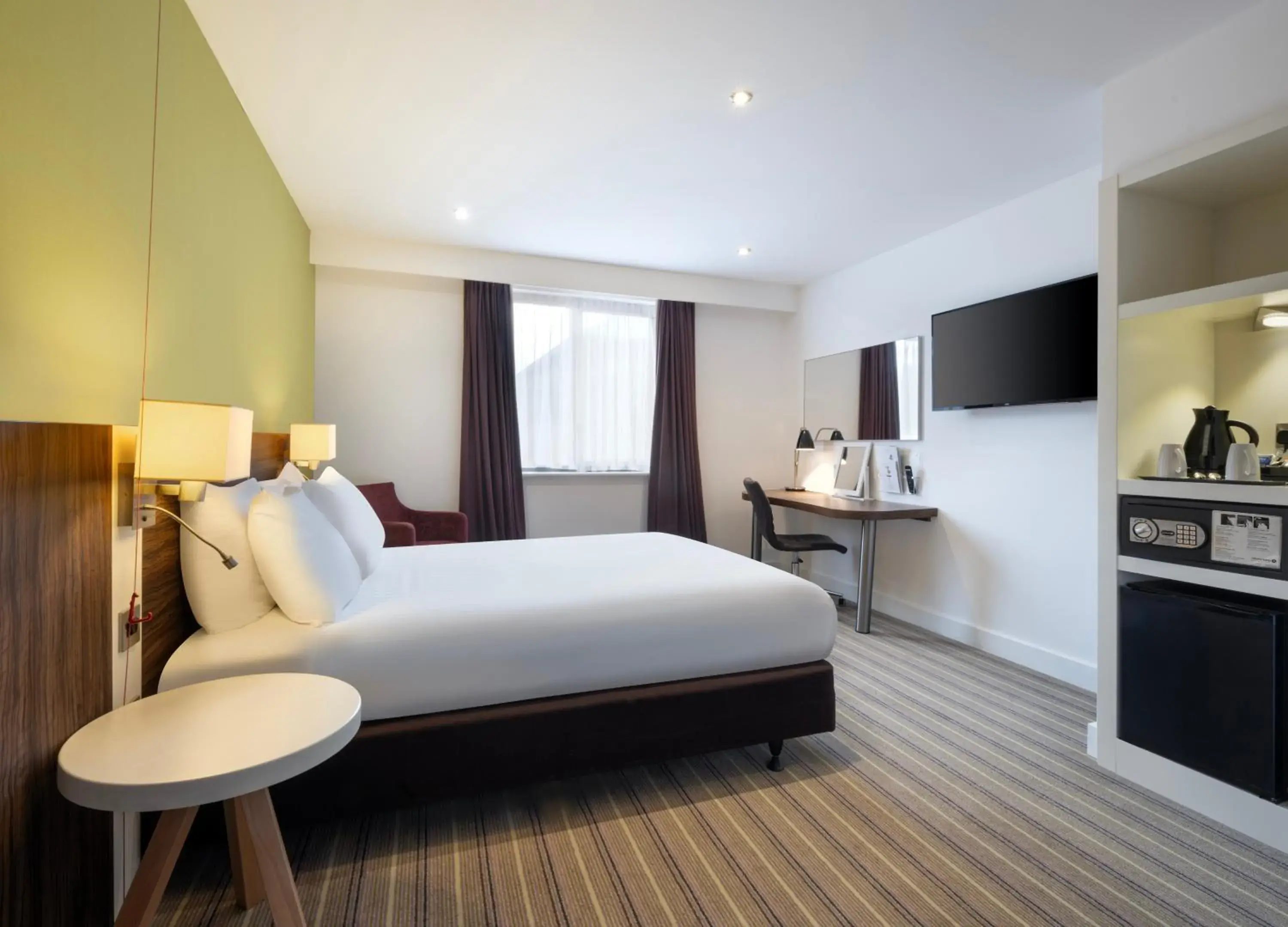 Bedroom, Bed in Holiday Inn Huntingdon Racecourse by IHG Bedroom, Bed in Holiday Inn Huntingdon Racecourse by IHG