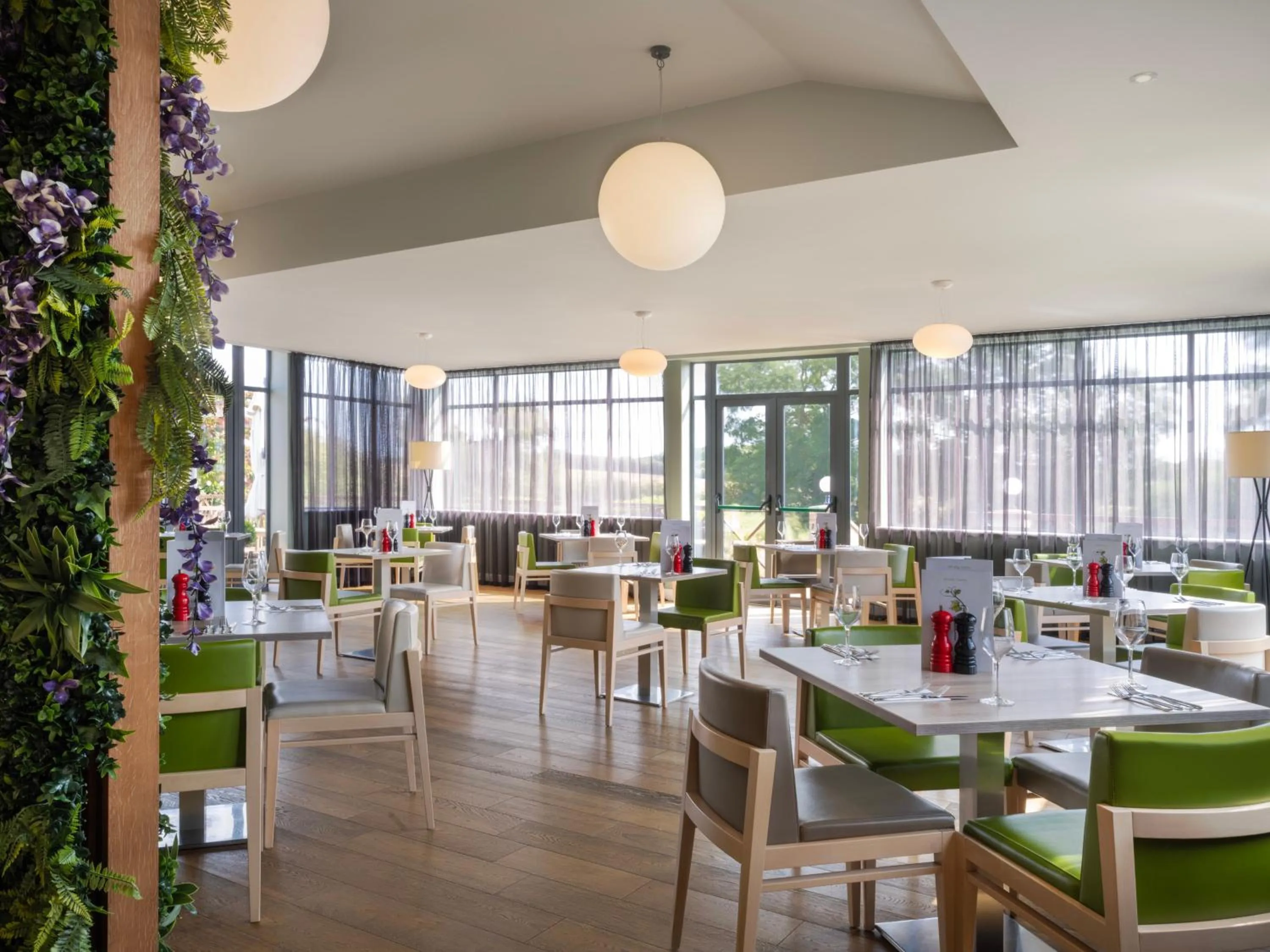 Restaurant/places to eat in Holiday Inn Huntingdon Racecourse by IHG