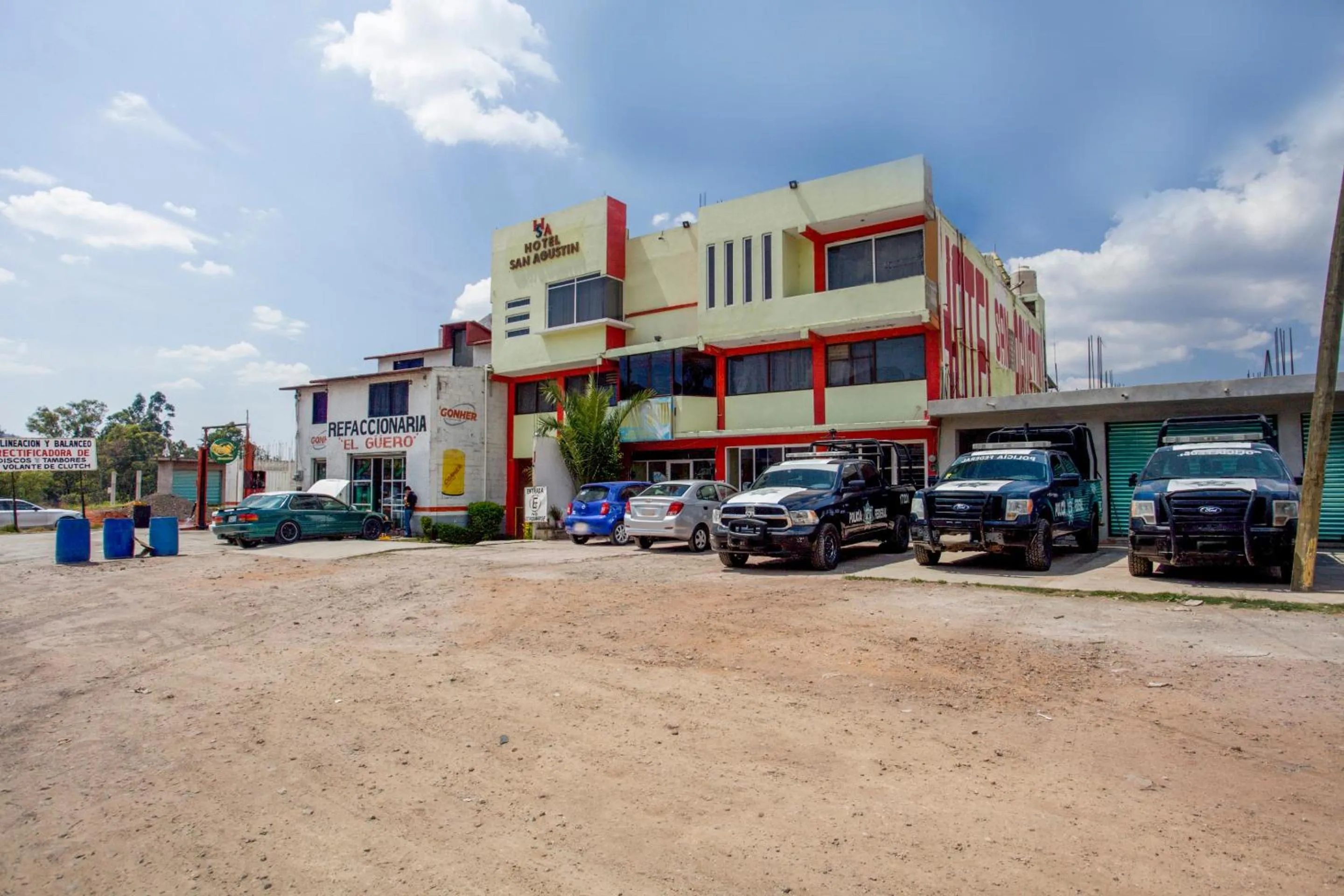 Facade/entrance in OYO Hotel San Agustin