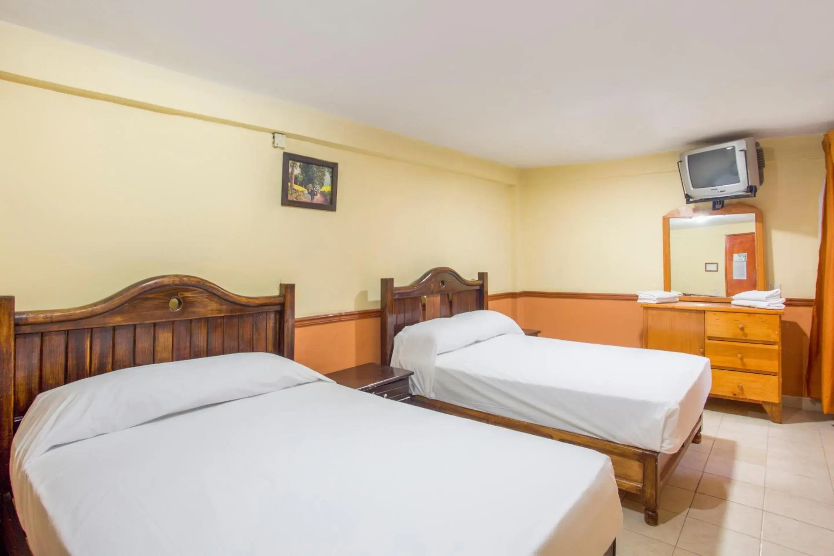 Standard Two Beds - single occupancy in OYO Hotel San Agustin Standard Two Beds - single occupancy in OYO Hotel San Agustin