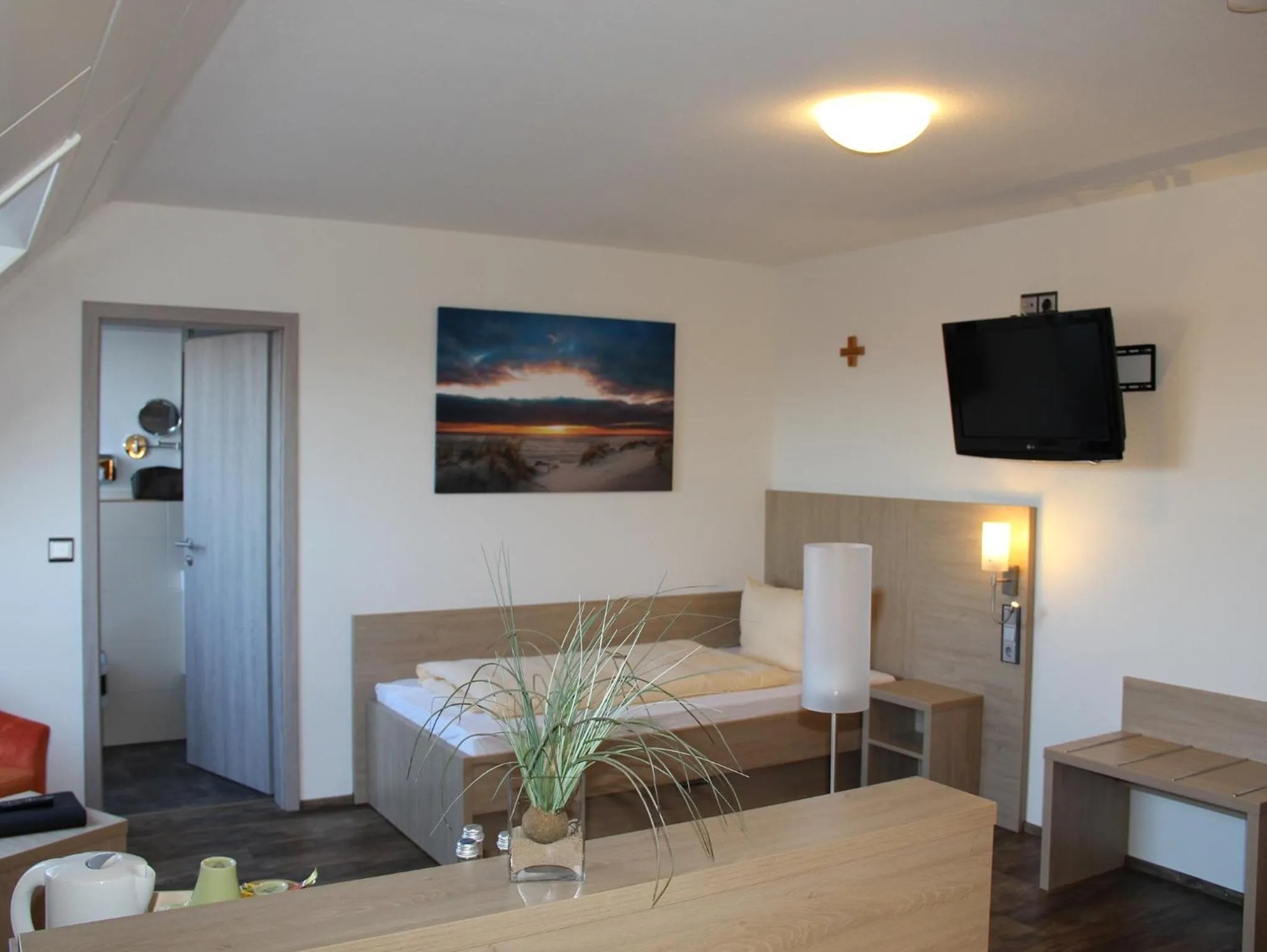 Balcony/Terrace, Bed in Hotel Engel