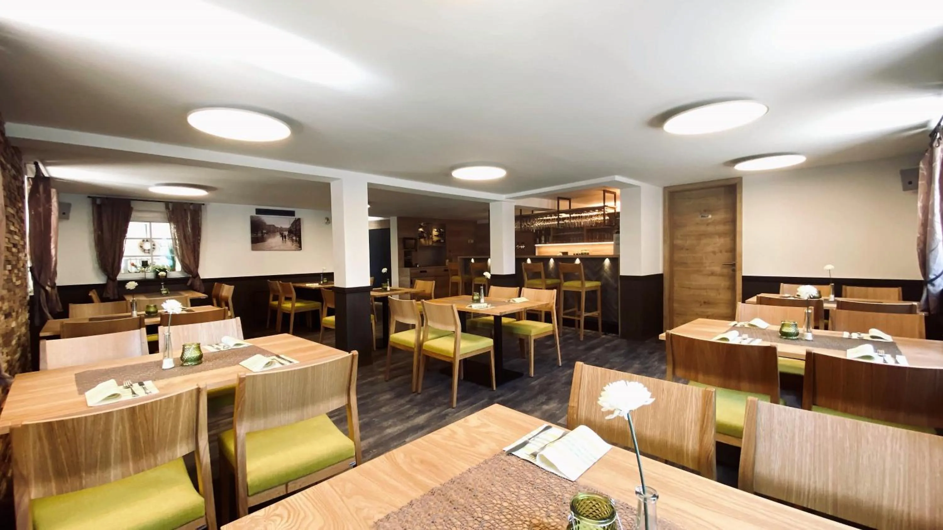 Restaurant/places to eat in Hotel Engel