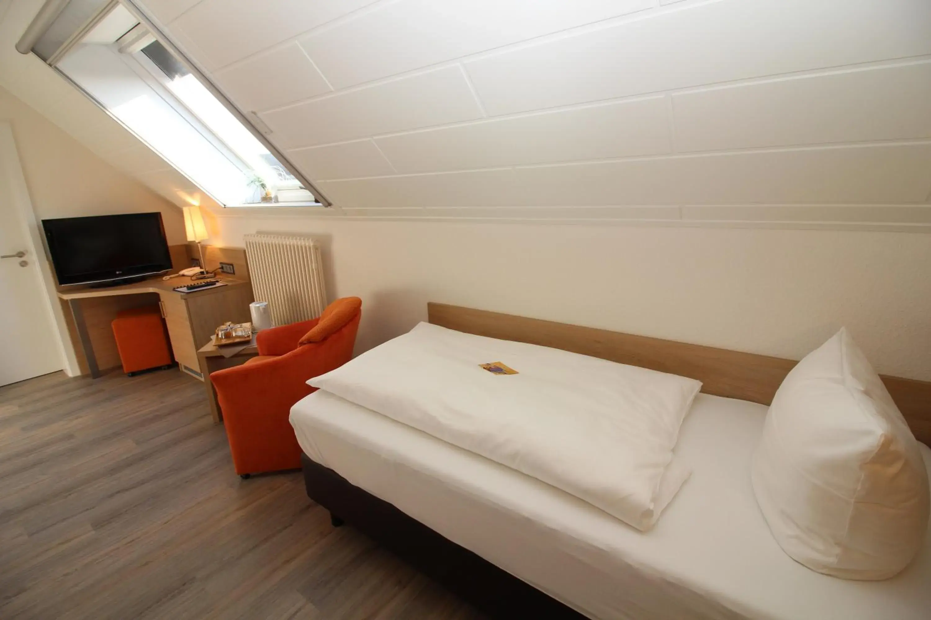 Twin Room in Hotel Engel Twin Room in Hotel Engel