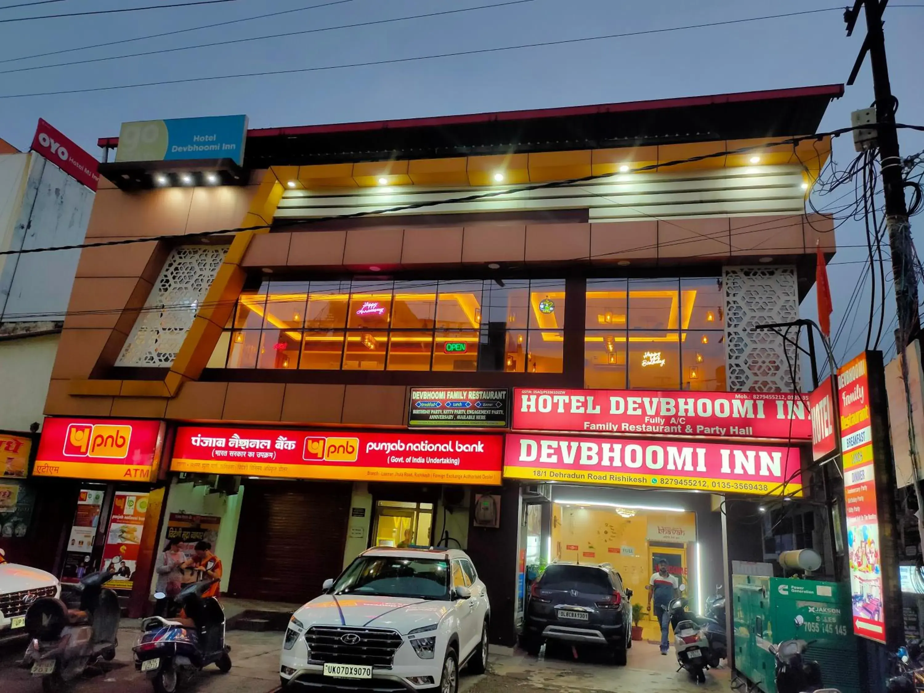 Property building in Hotel Dev Bhoomi Inn Property building in Hotel Dev Bhoomi Inn