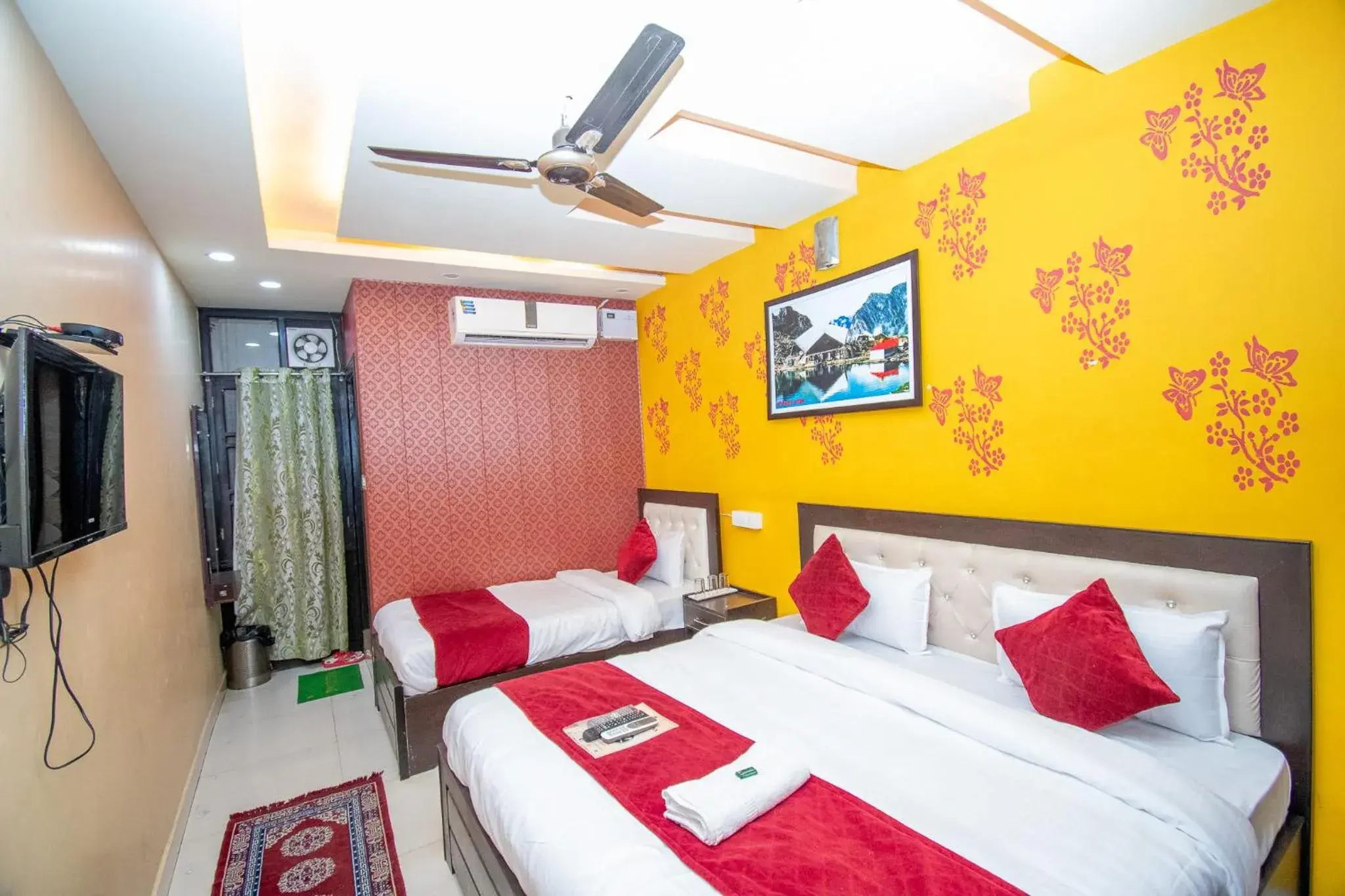 Bed in Hotel Dev Bhoomi Inn Bed in Hotel Dev Bhoomi Inn