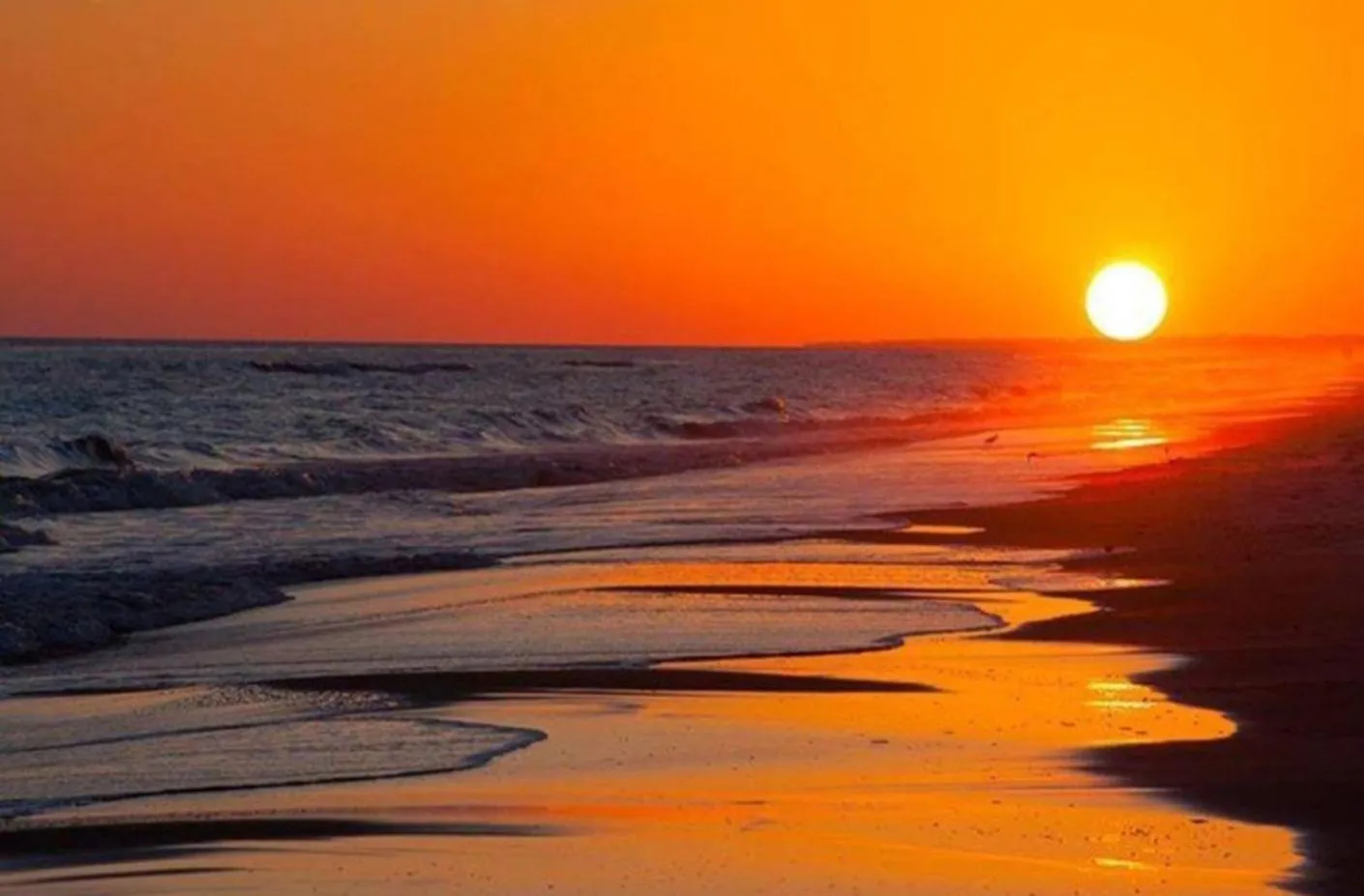 Sunset in Dora Pool Studios by Konnect,150m from the Beach