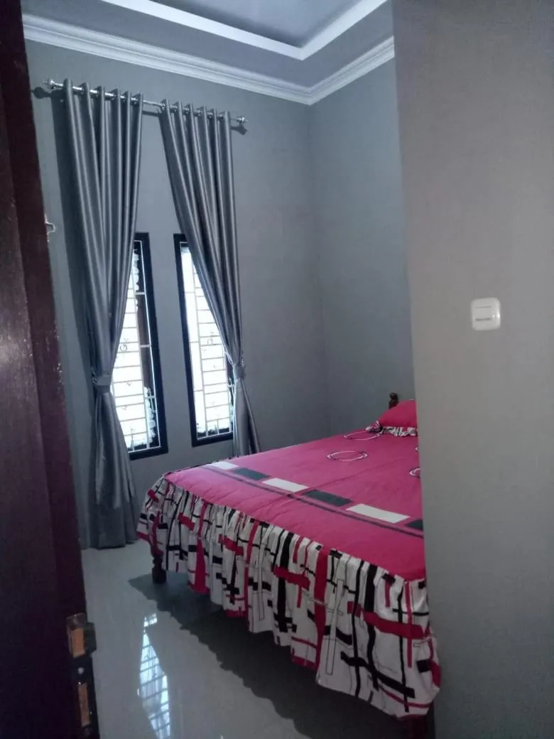 Bed in Villa SINGGALANG Syariah
