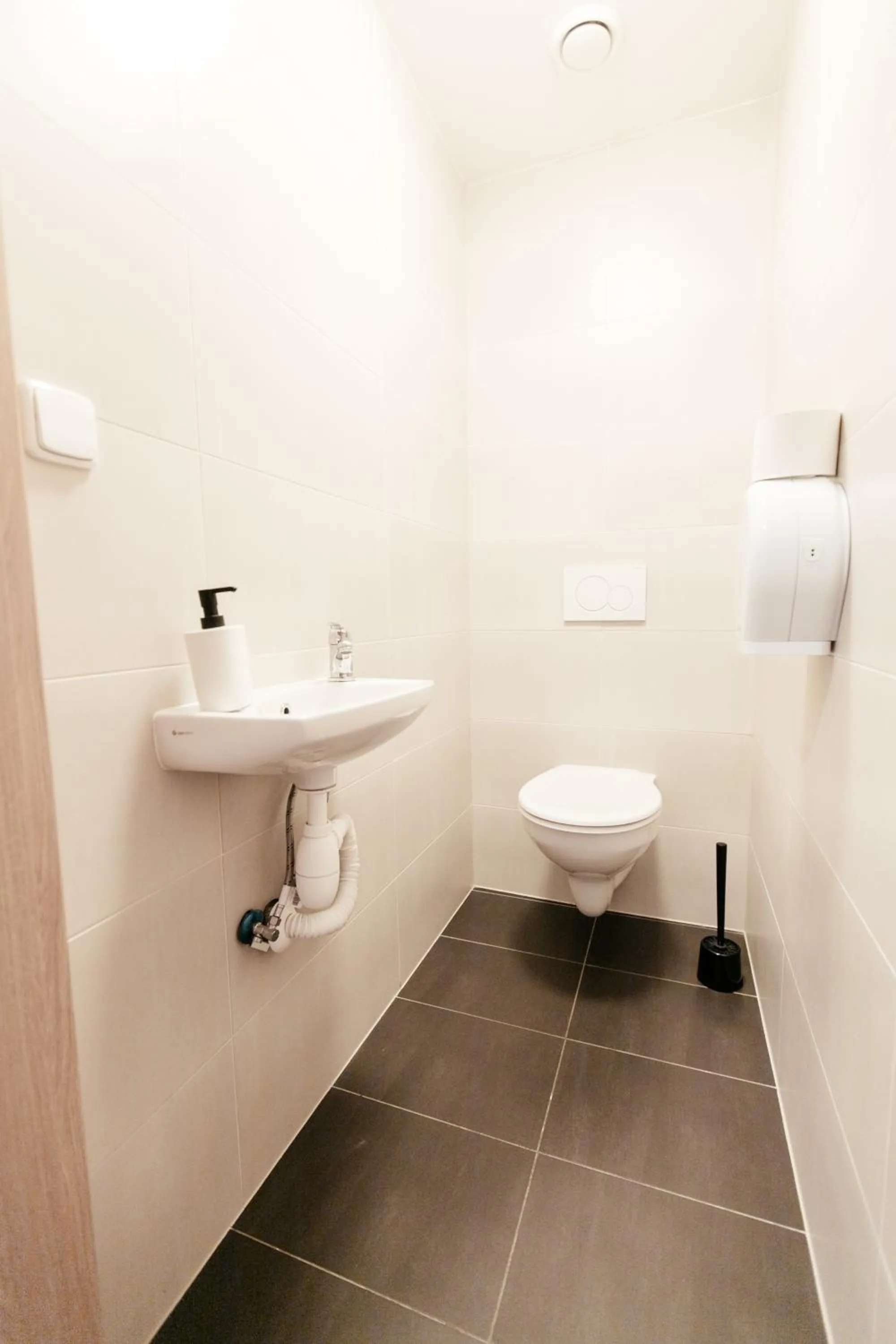 Toilet in Hostel Mandarinka