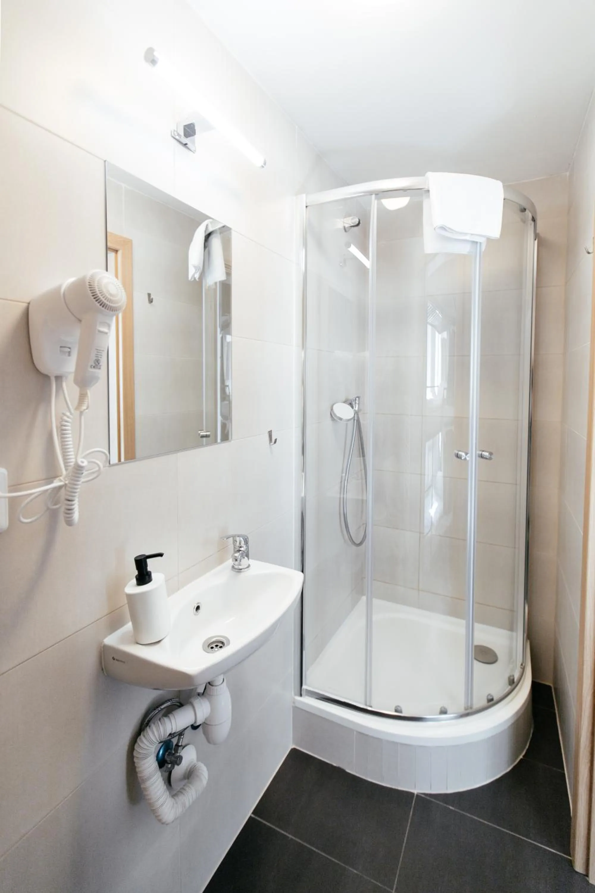 Shower in Hostel Mandarinka