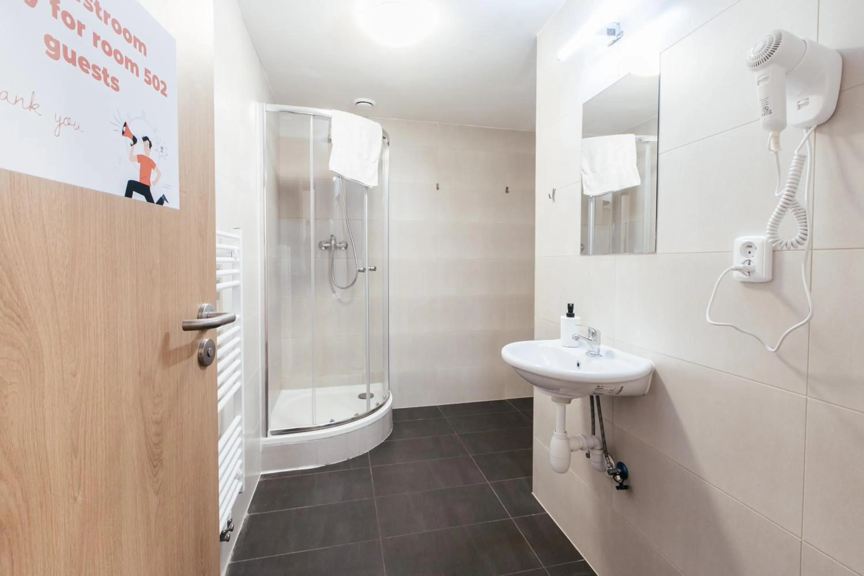 Shower in Hostel Mandarinka