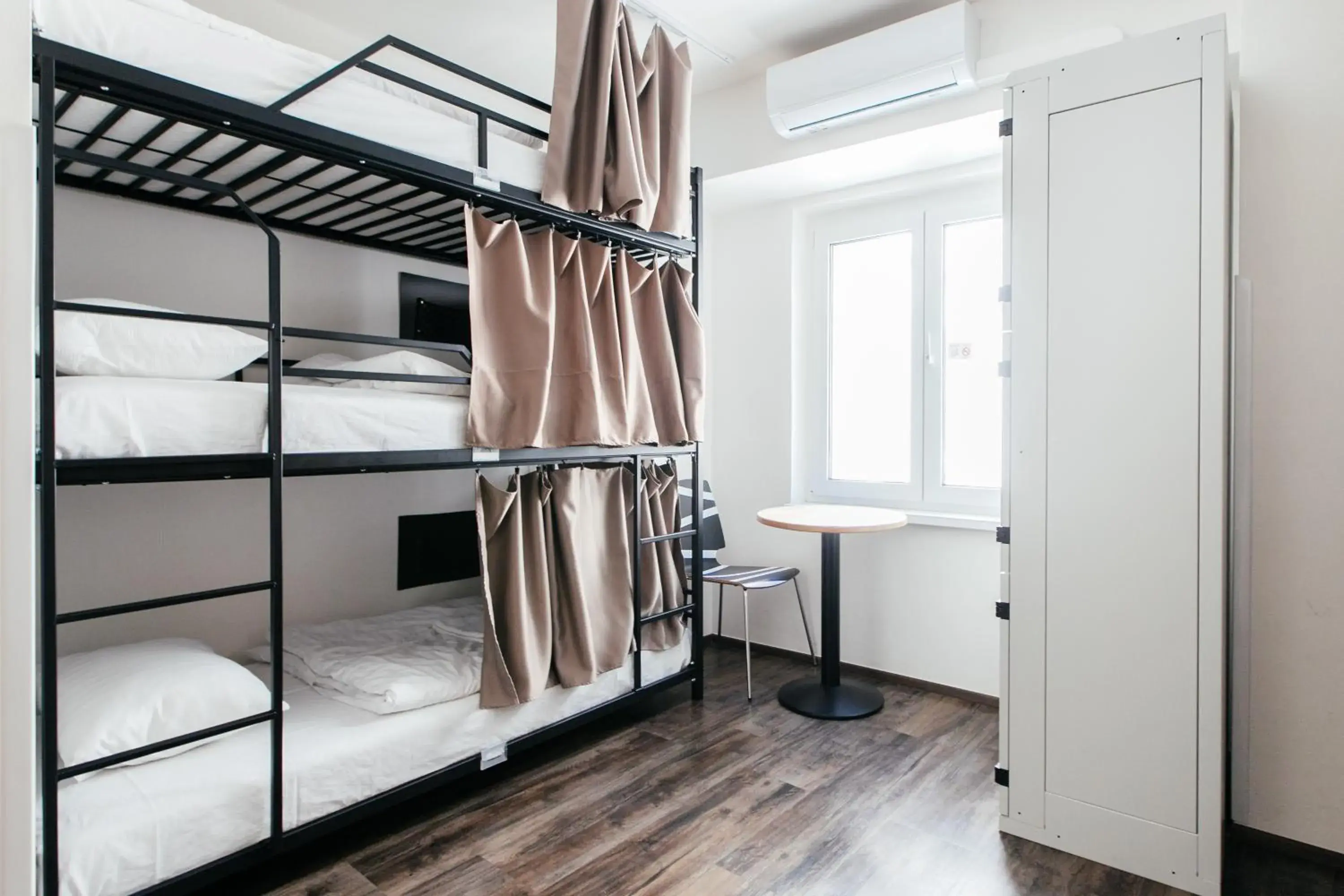 Private Room (6 Adults) in Hostel Mandarinka Private Room (6 Adults) in Hostel Mandarinka