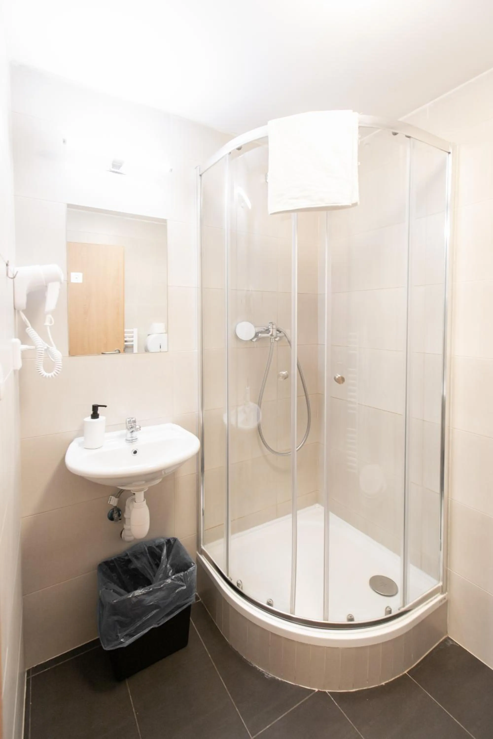 Shower in Hostel Mandarinka