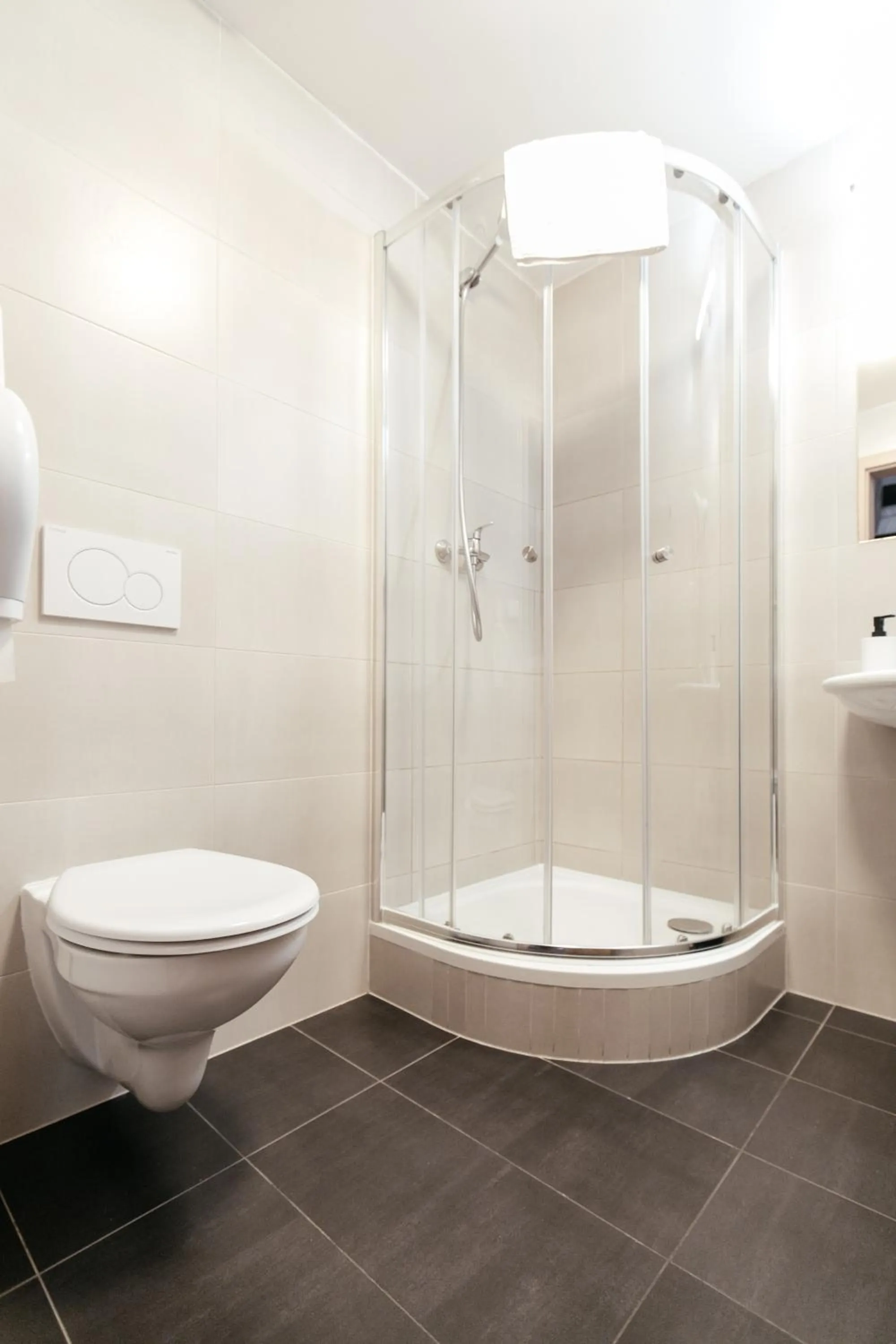 Shower in Hostel Mandarinka