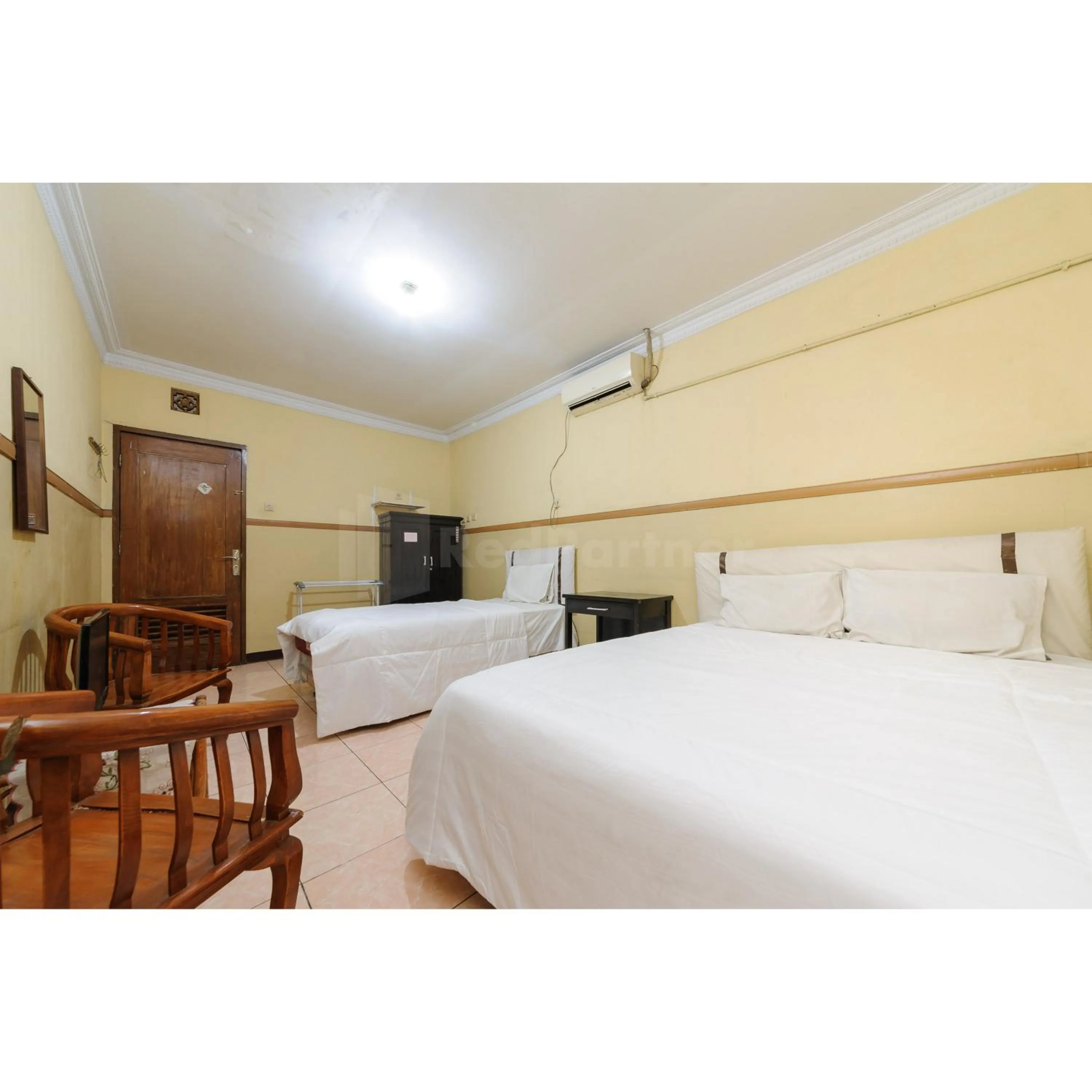 Bedroom, Bed in Hotel Al Hakim Syariah Redpartner