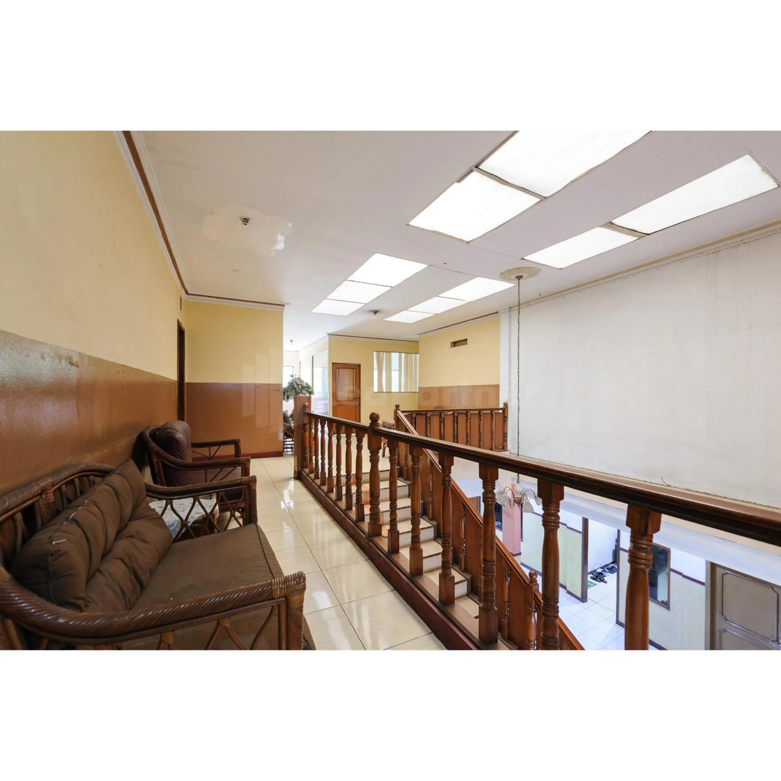 Seating area in Hotel Al Hakim Syariah Redpartner