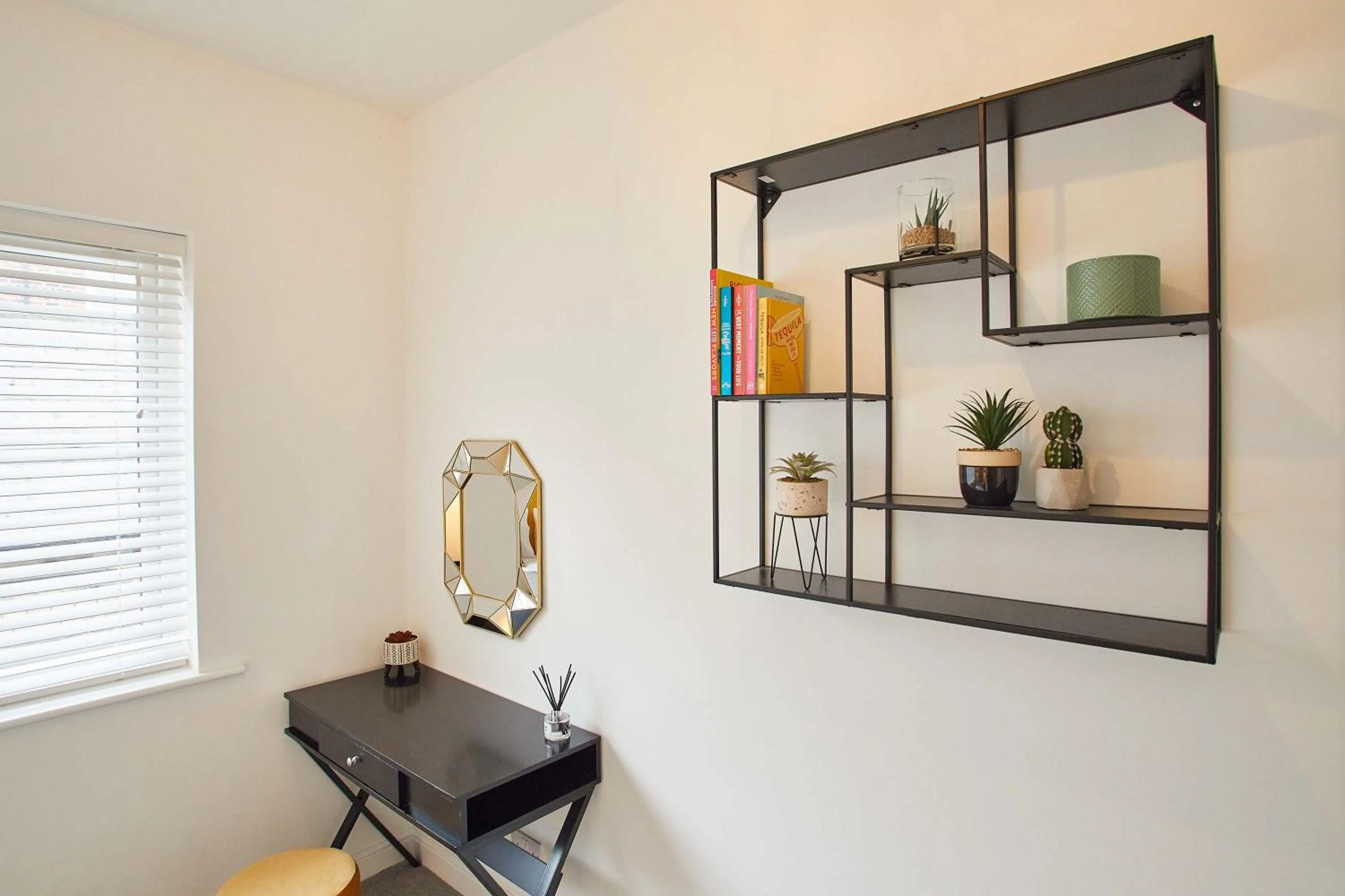 Decorative detail in Host & Stay - Routh Walk
