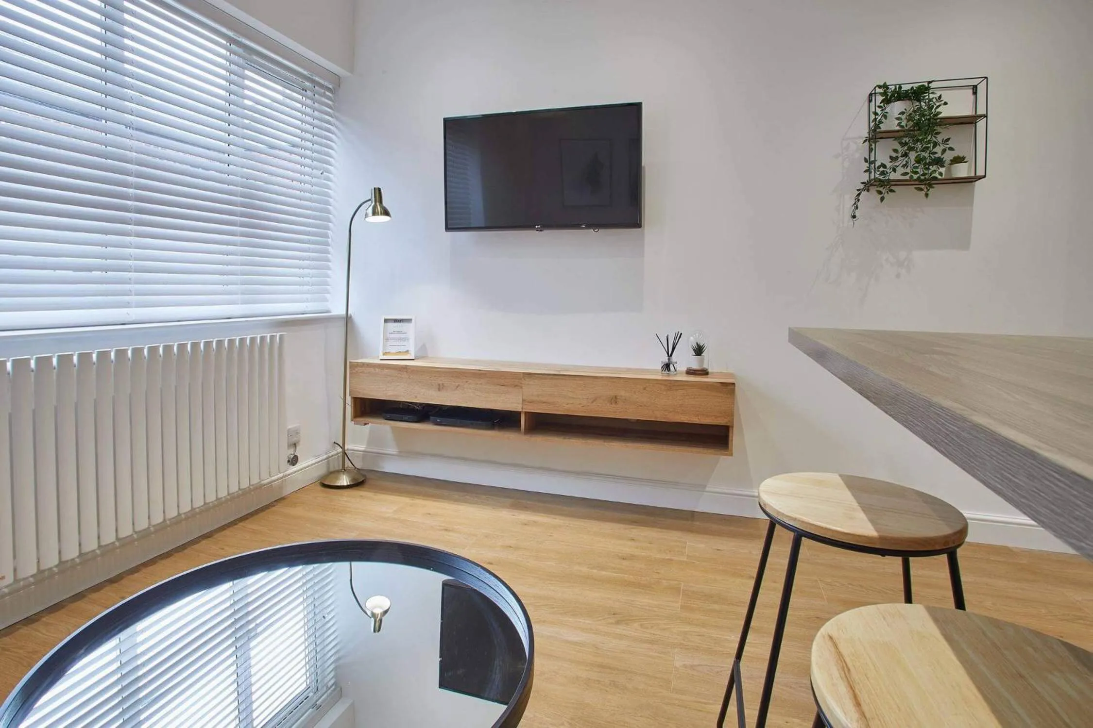 TV and multimedia in Host & Stay - Routh Walk