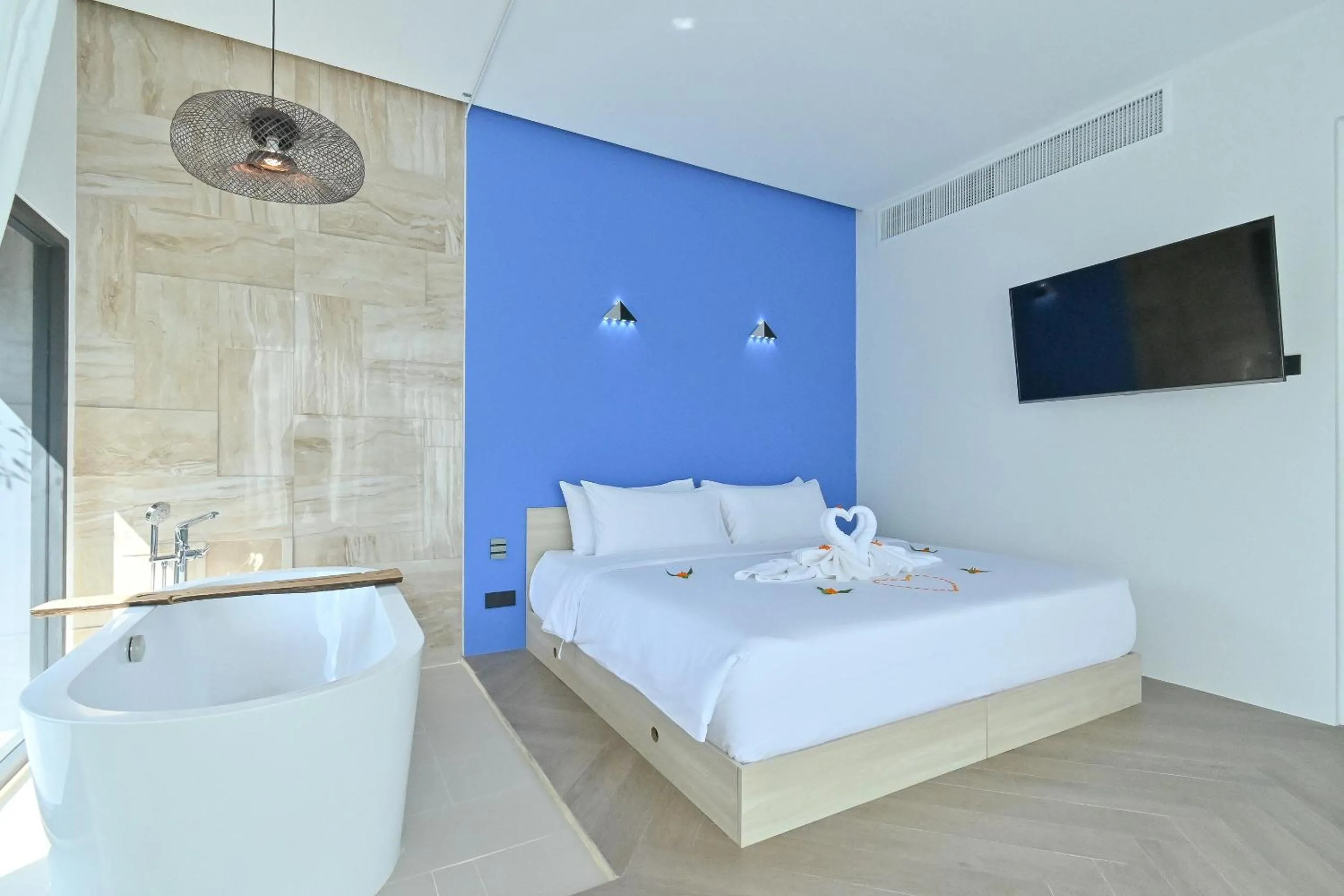 Bedroom, Bed in Chomdao Maikhao