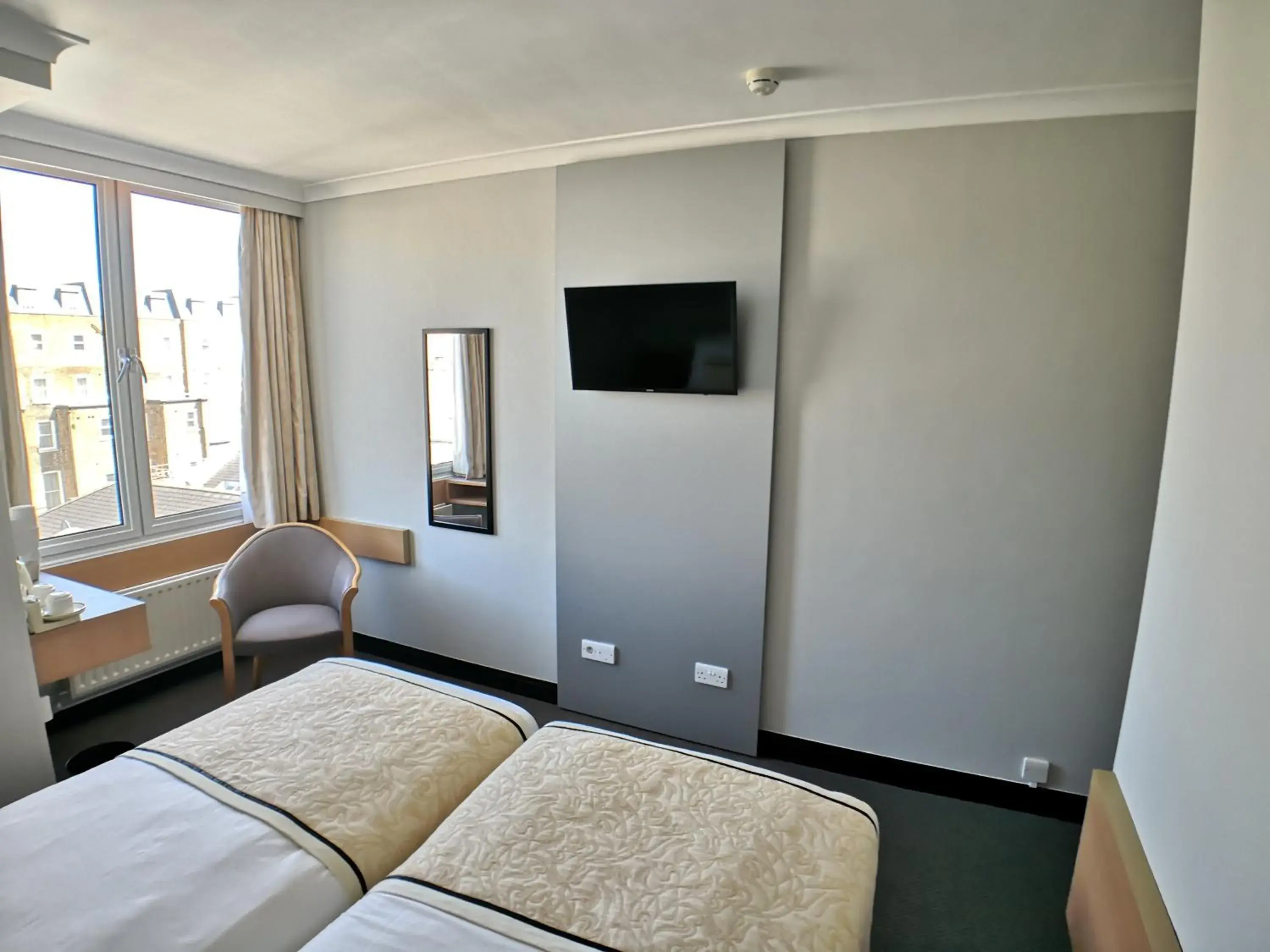 Bed in Lancaster Hall Hotel Bed in Lancaster Hall Hotel