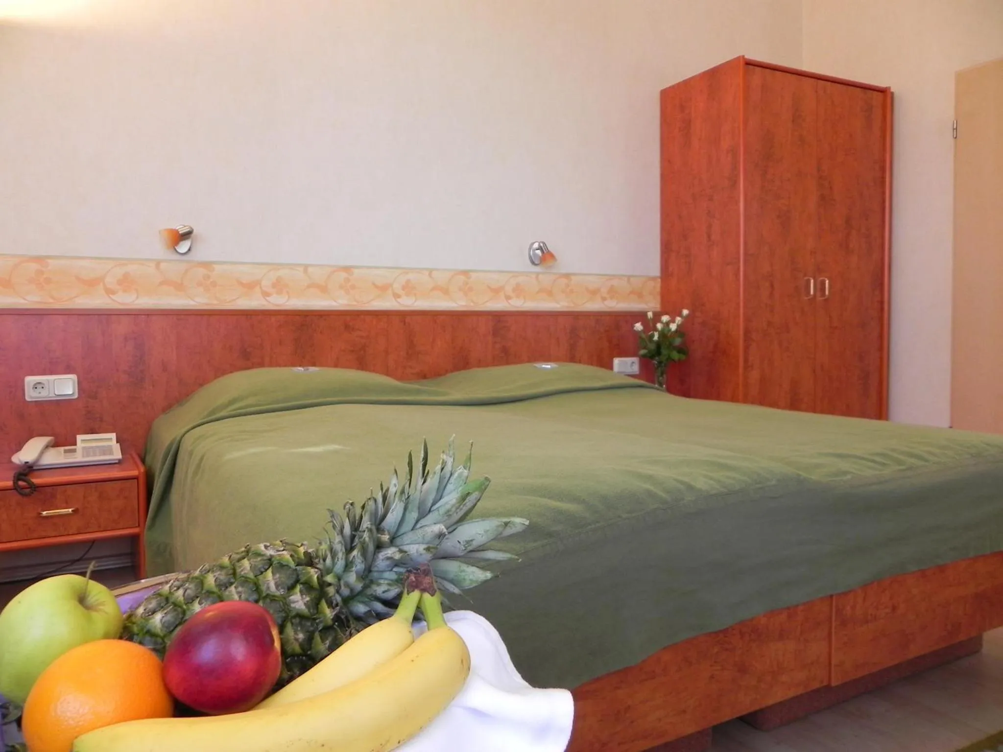 Bed in Bahnhof-Hotel Saarlouis