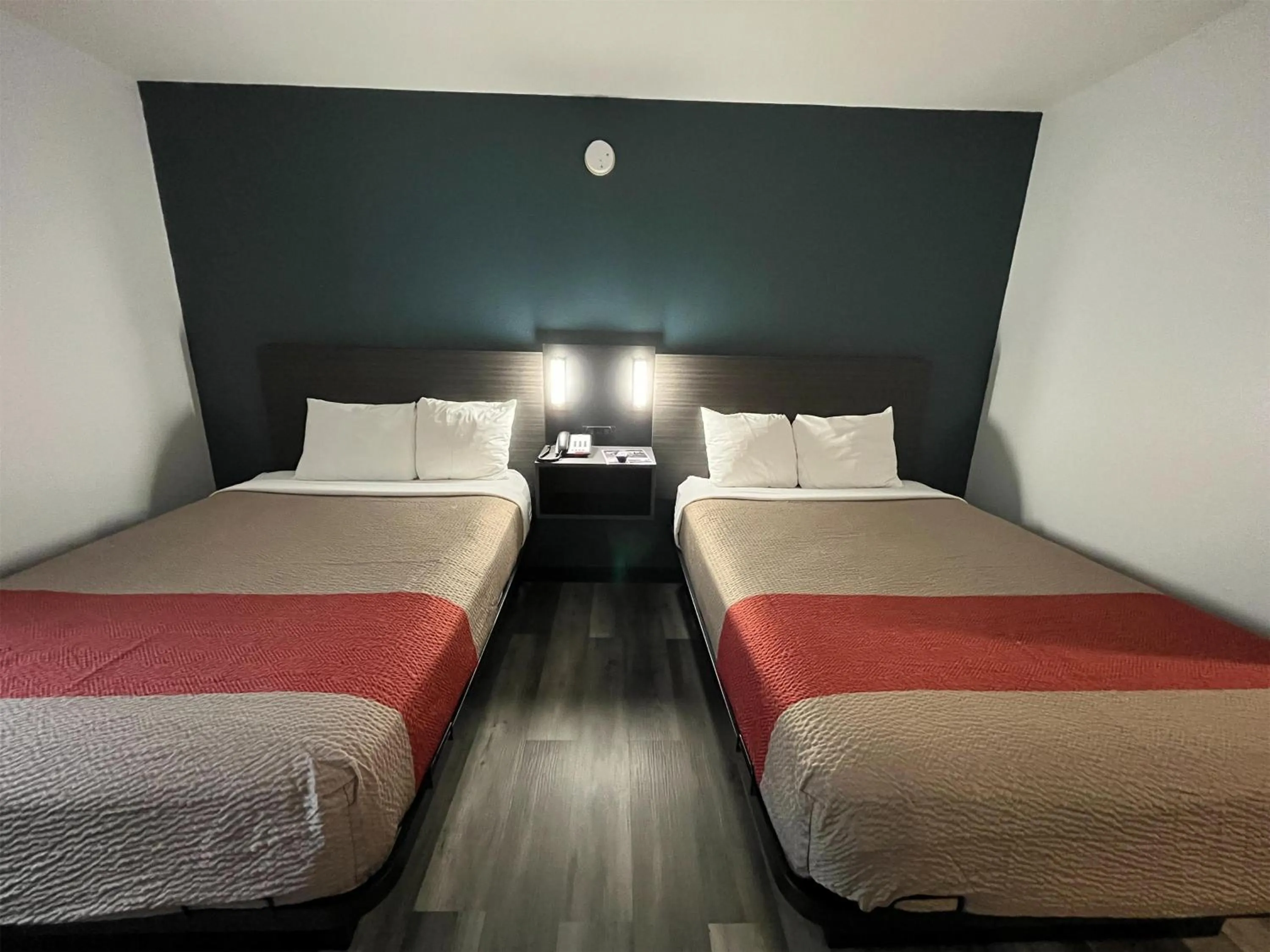 Photo of the whole room, Bed in Studio 6 Suites Urbana, IL