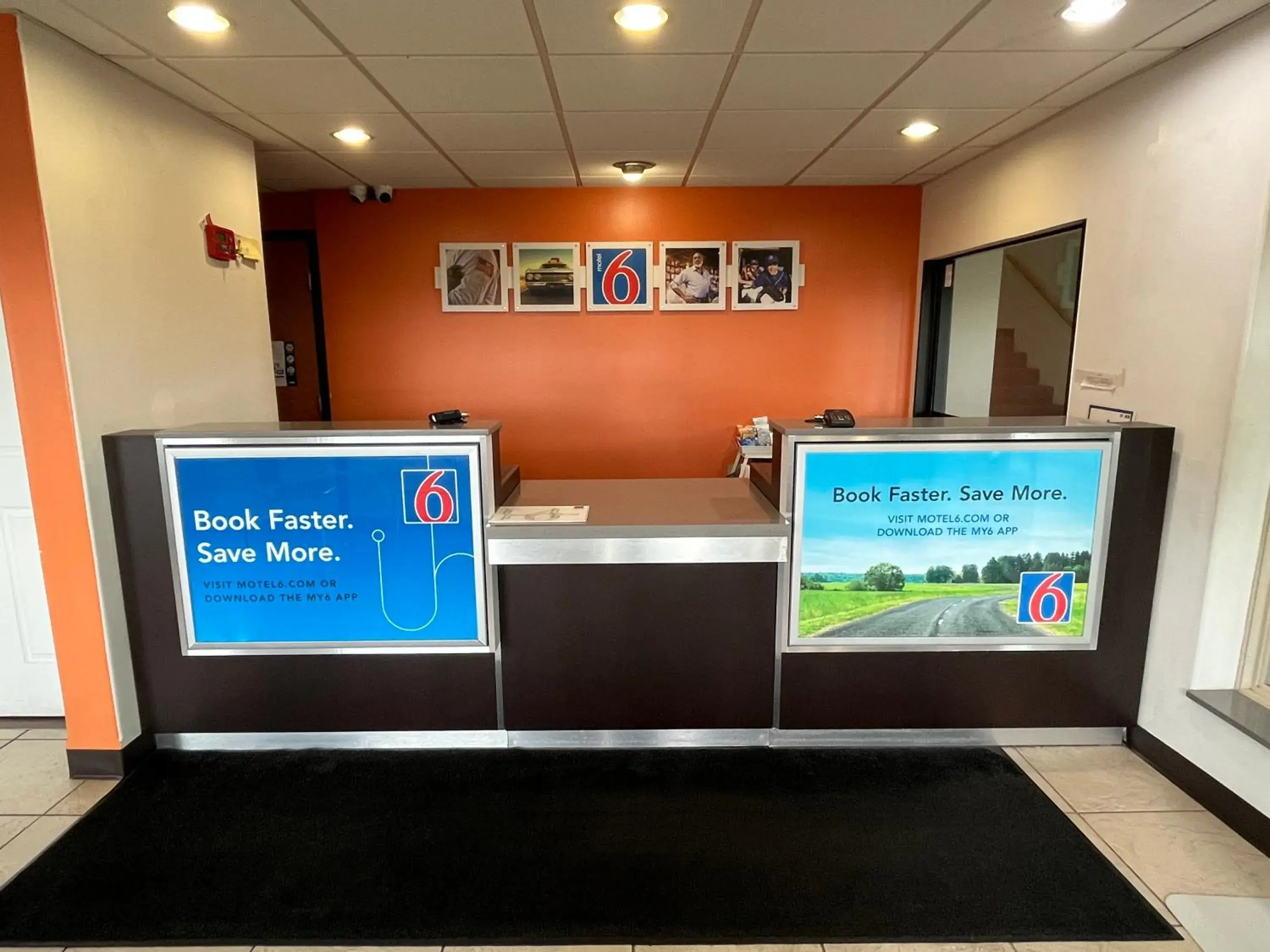 Lobby or reception in Studio 6 Suites Urbana, IL Lobby or reception in Studio 6 Suites Urbana, IL