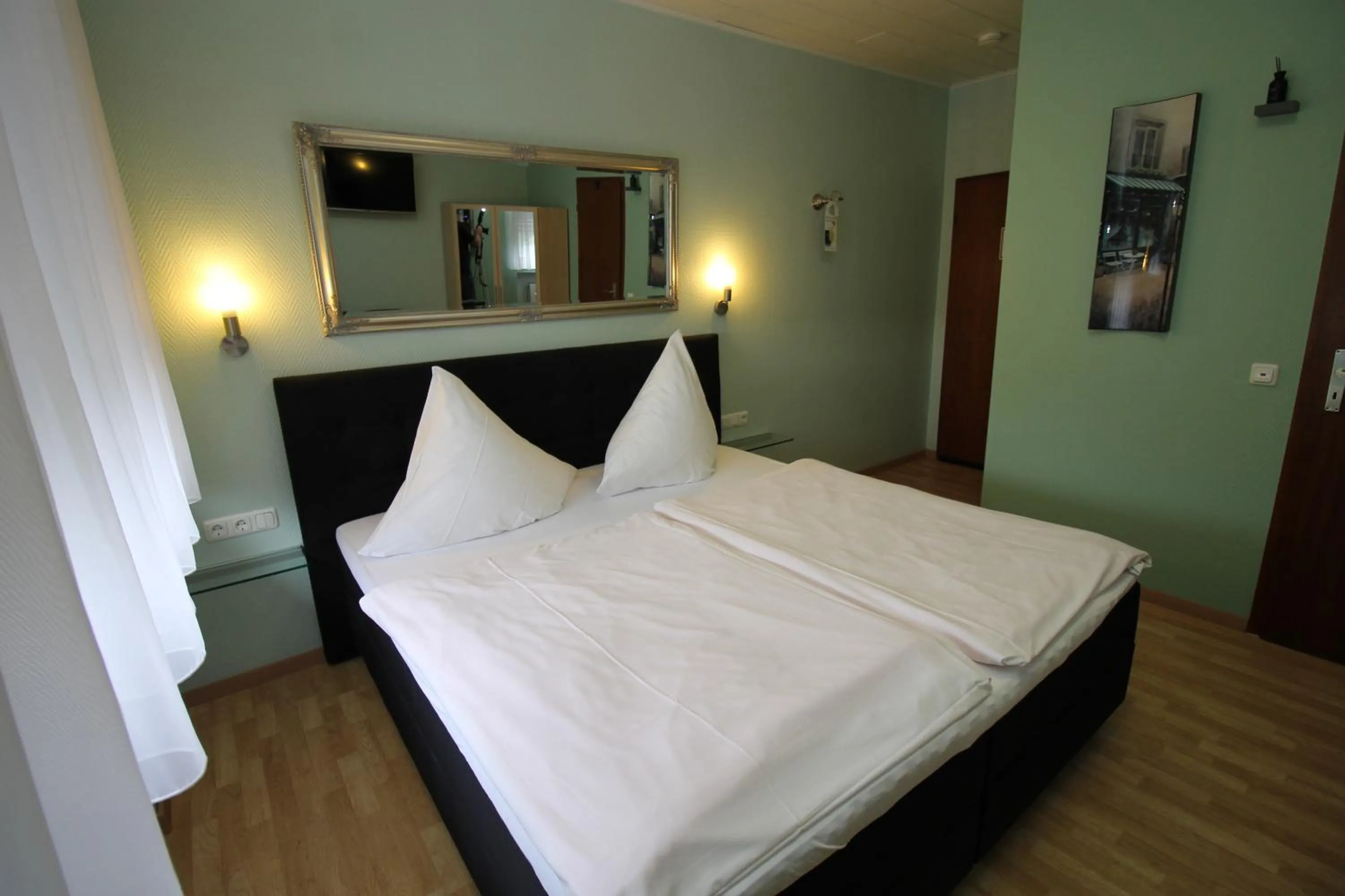 Photo of the whole room, Bed in Hotel Geromont