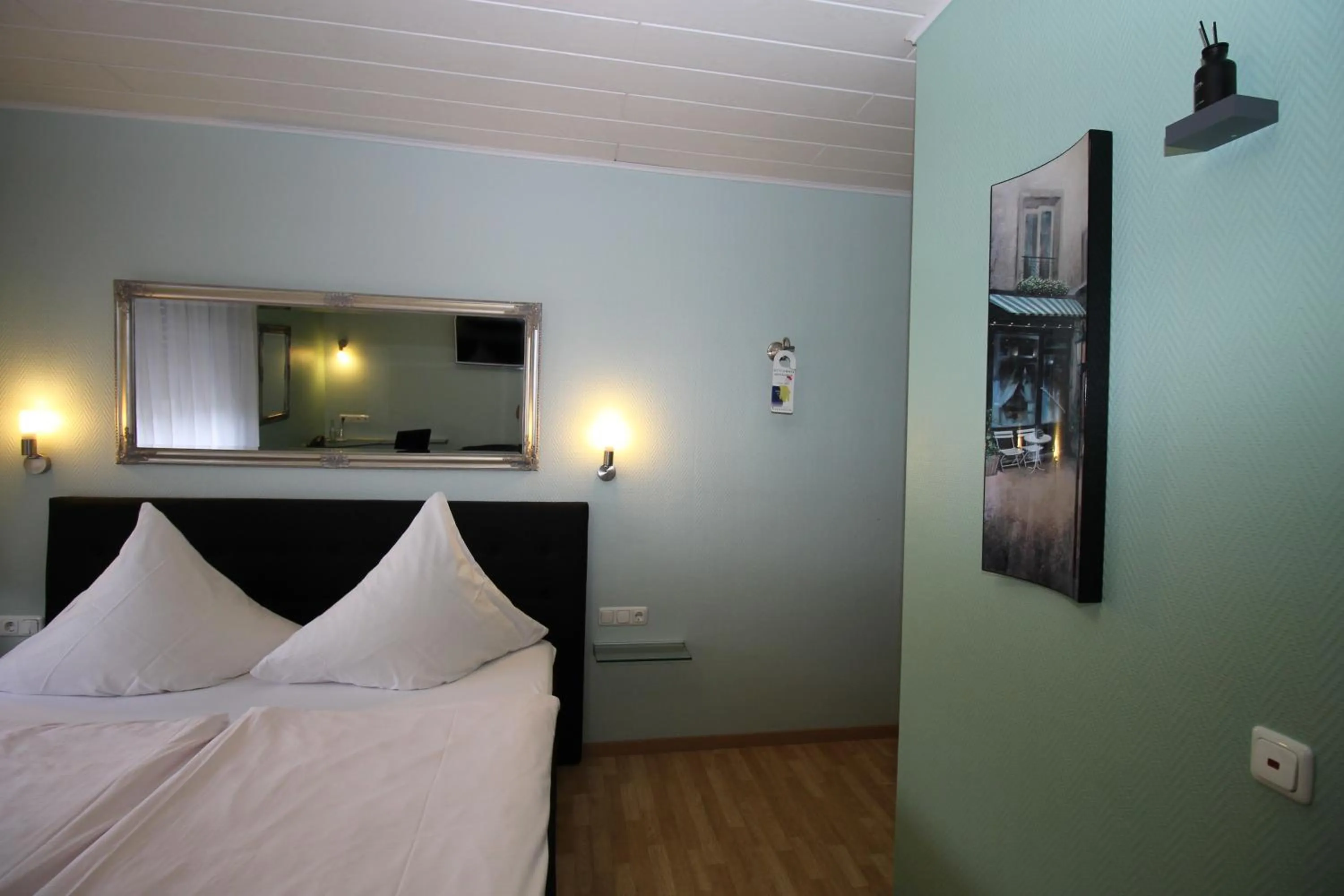 Photo of the whole room, Bed in Hotel Geromont