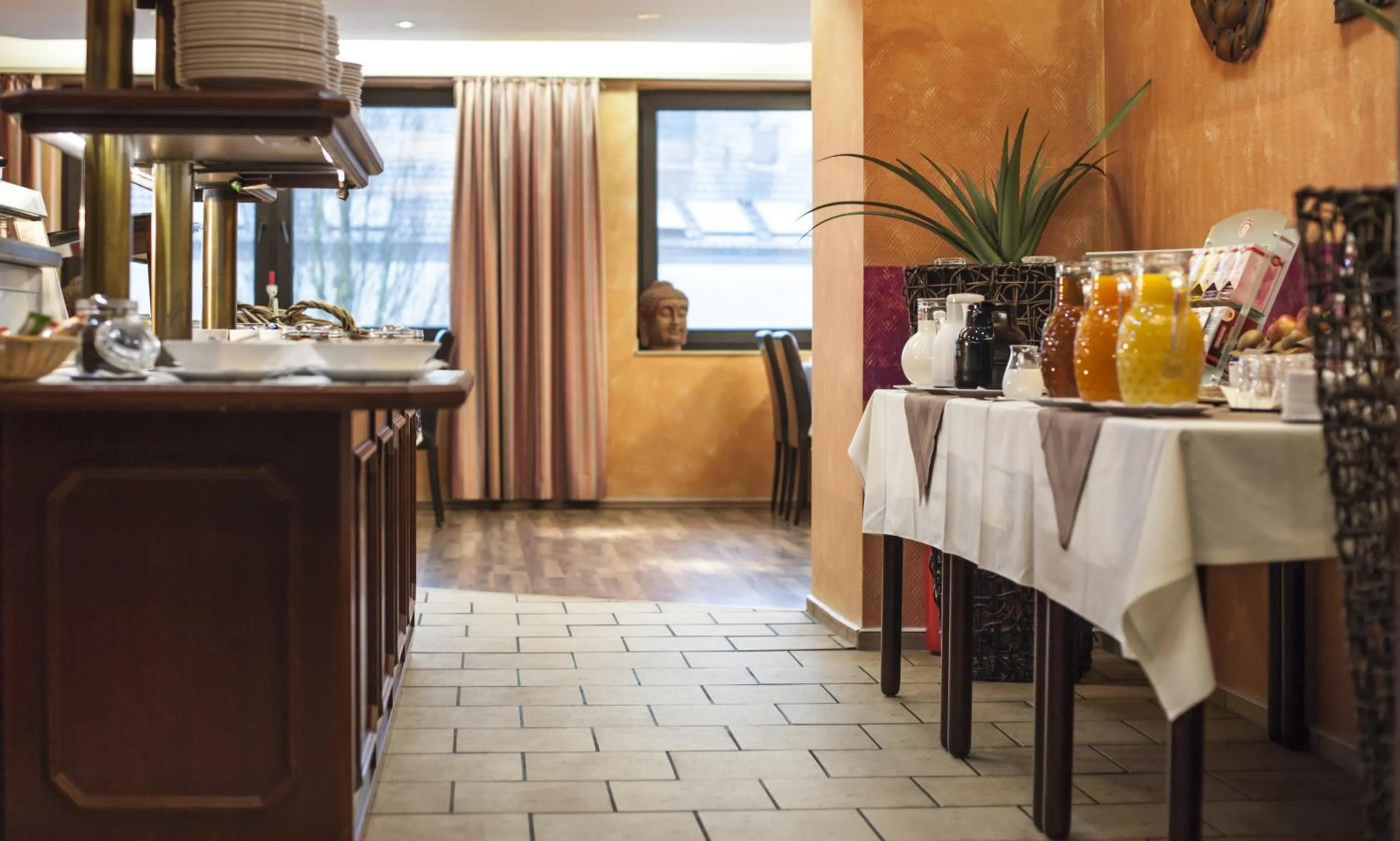 Buffet breakfast in Stargaze Home Hotel