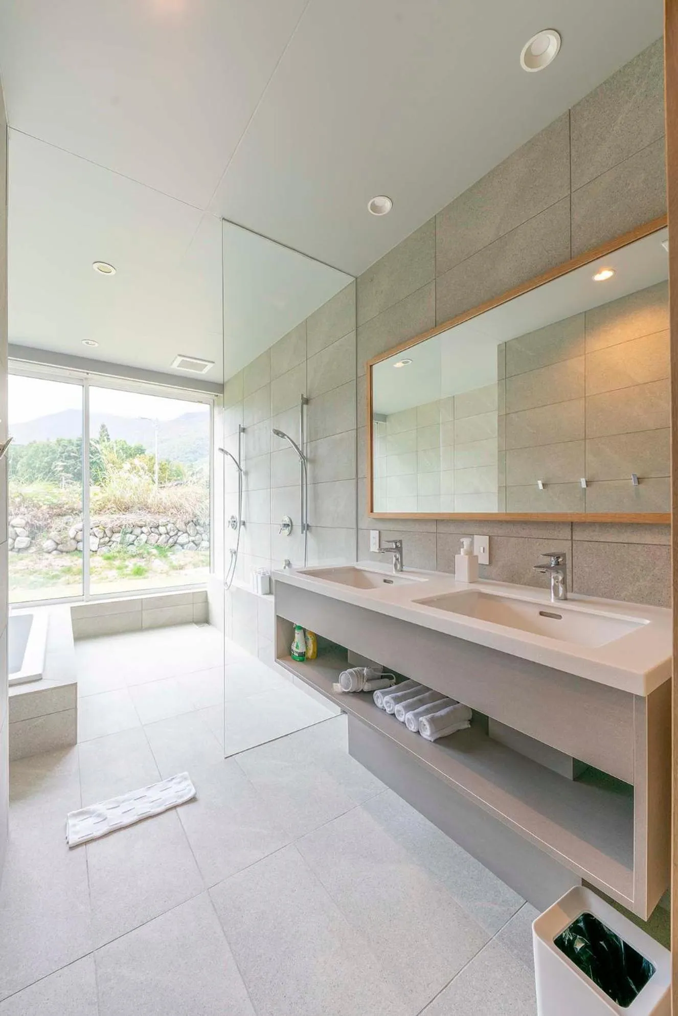Bathroom in Echo Rocks by The Hakuba Collection