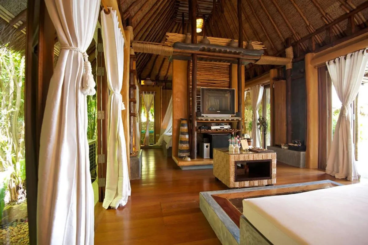 Living room, Bed in View Point Resort