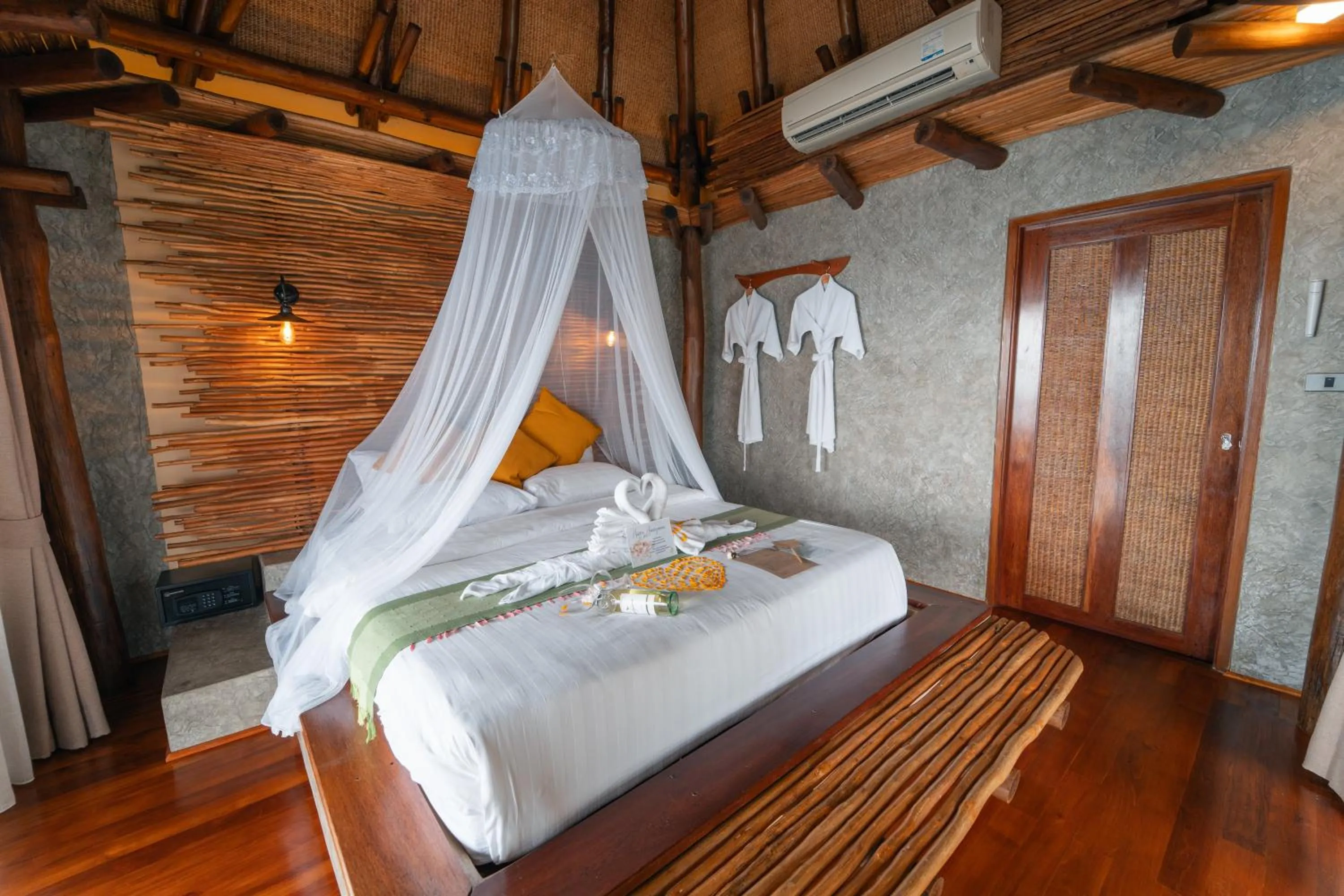 Bedroom, Bed in View Point Resort