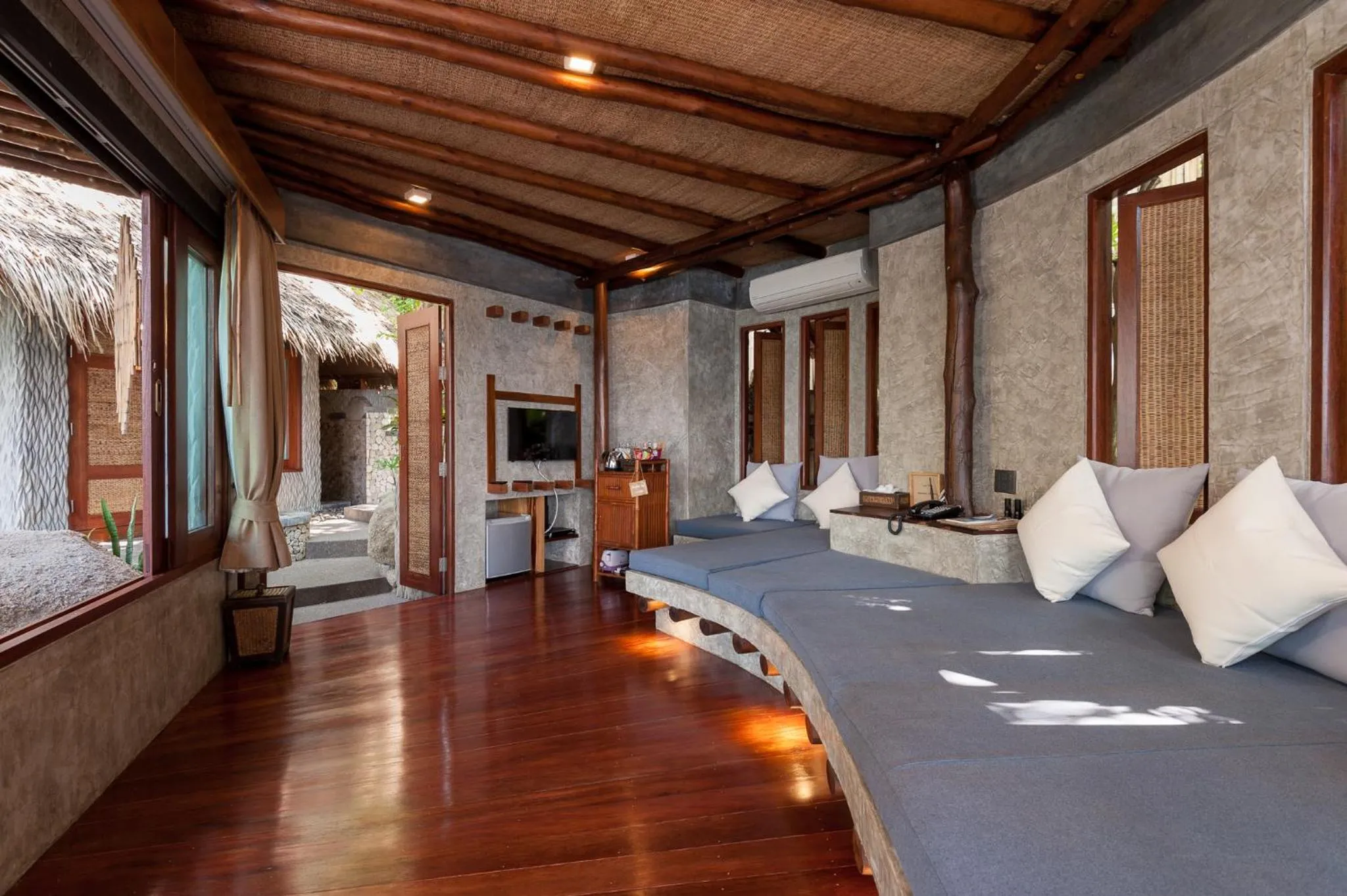 Living room, Bed in View Point Resort