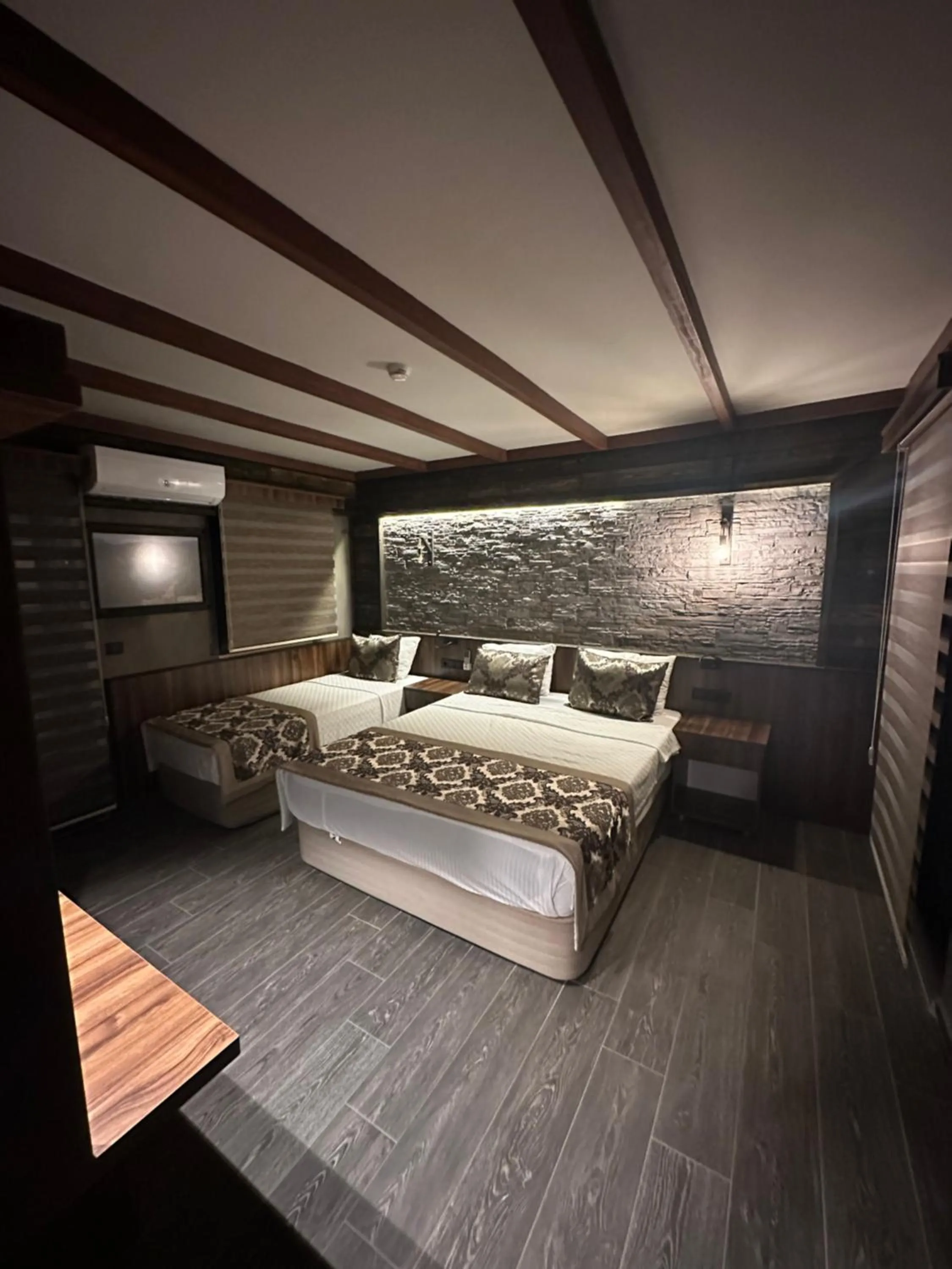 Bedroom, Bed in SARIGERME NEW GATE HOTEL