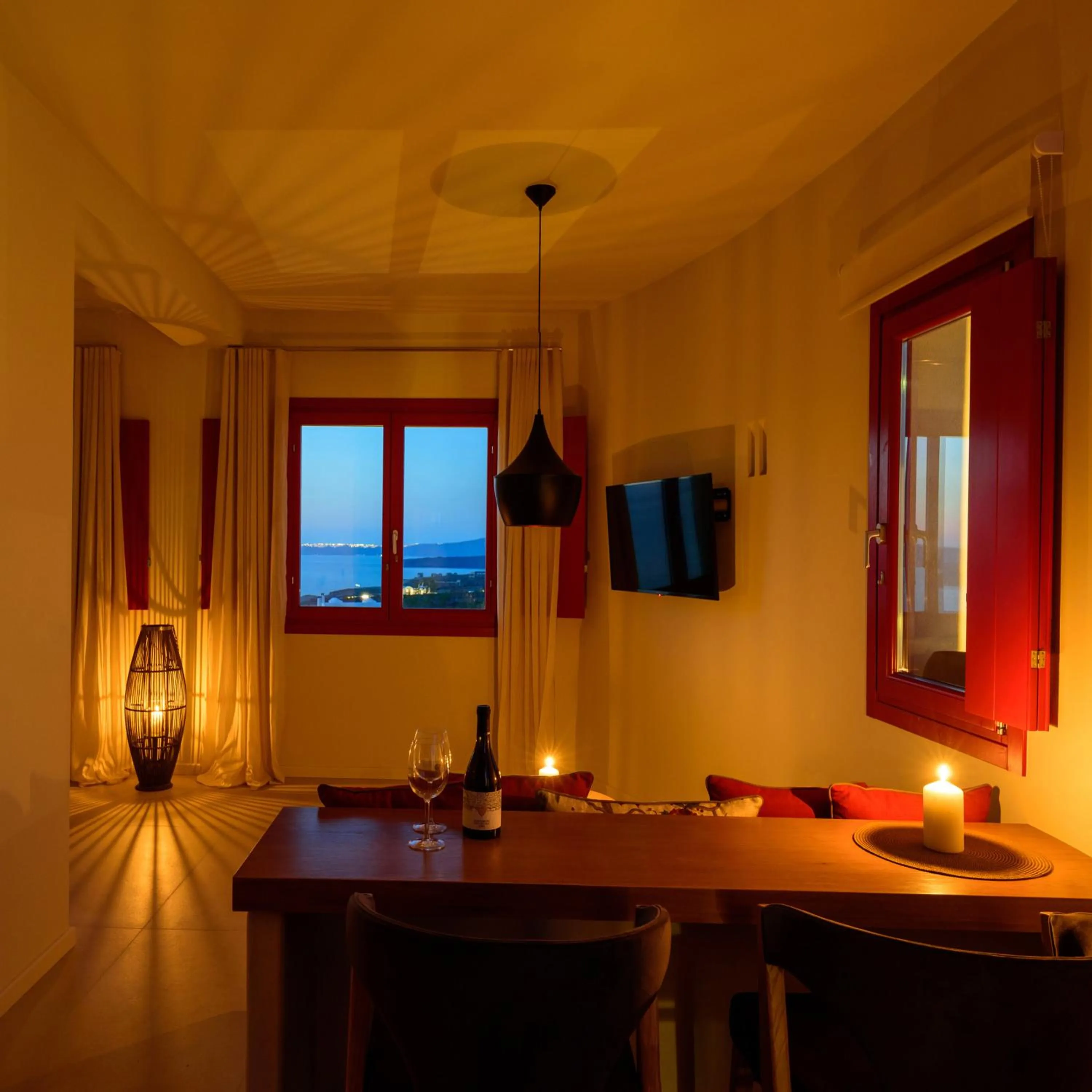 Dining area in Potnia Theron Suites