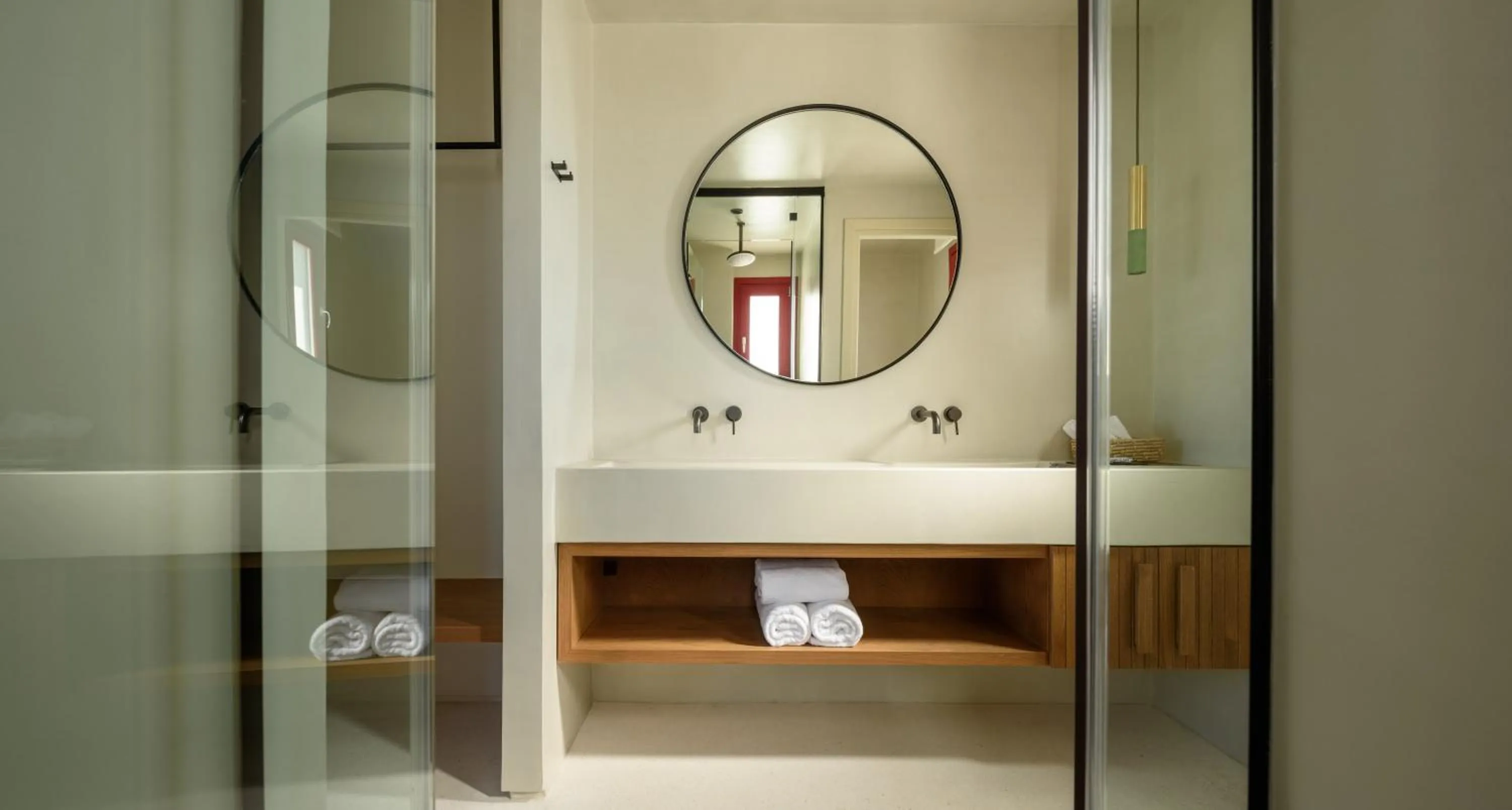 Shower in Potnia Theron Suites