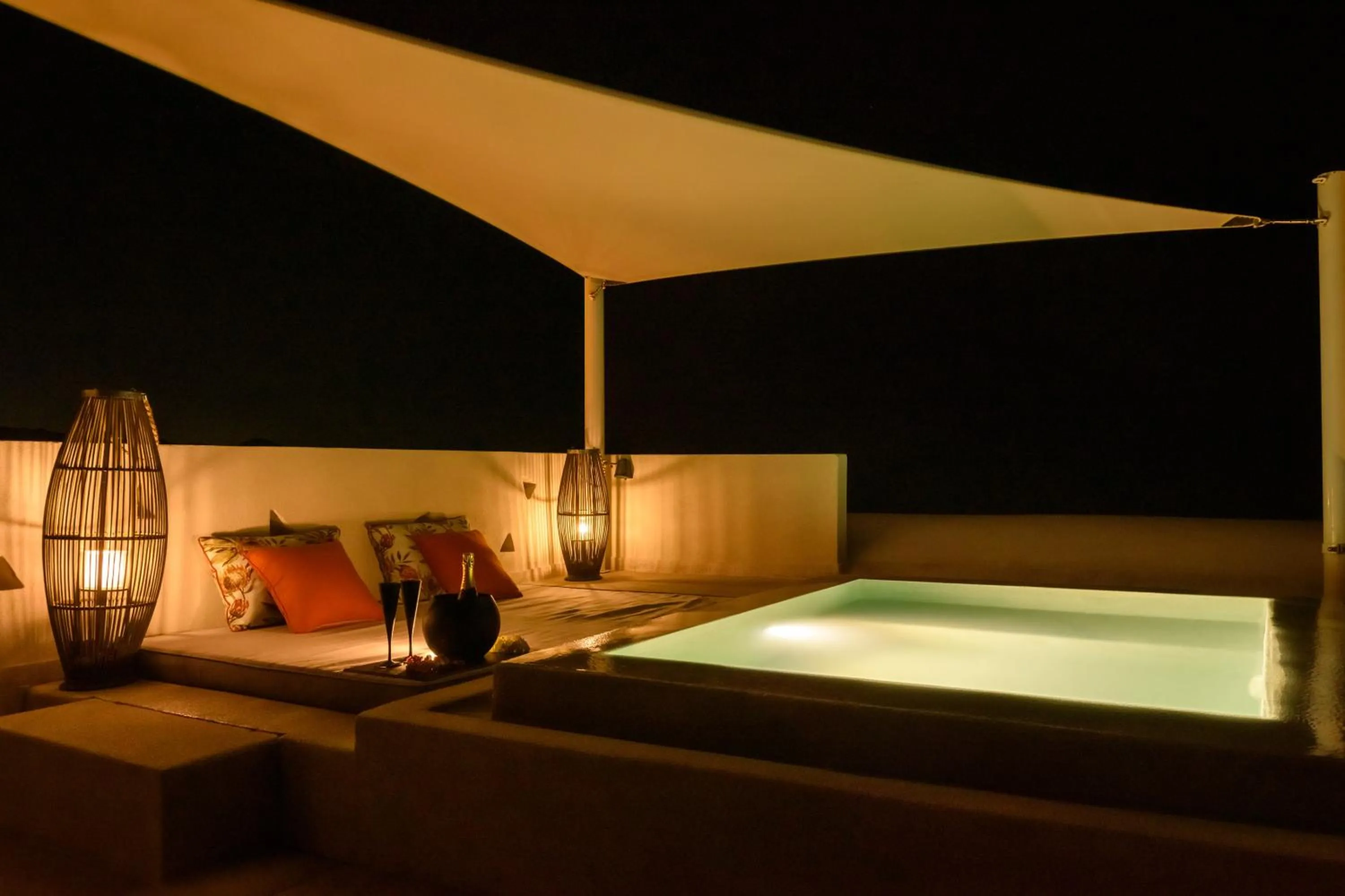 Night in Potnia Theron Suites