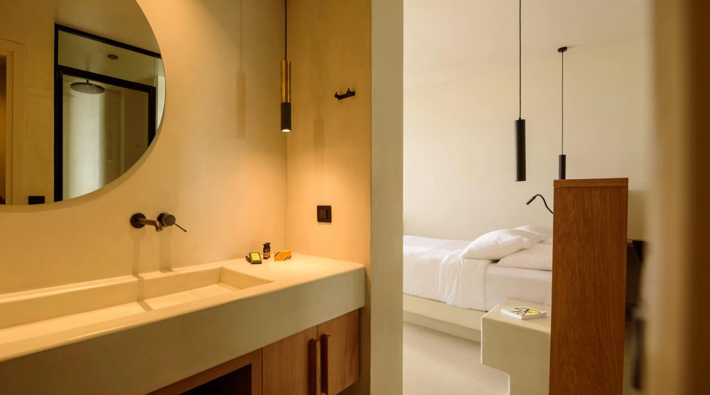 Bed in Potnia Theron Suites