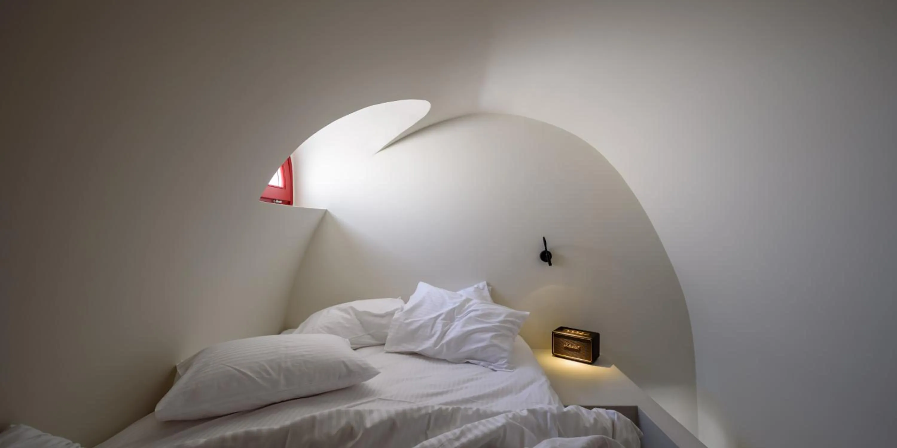 Bed in Potnia Theron Suites