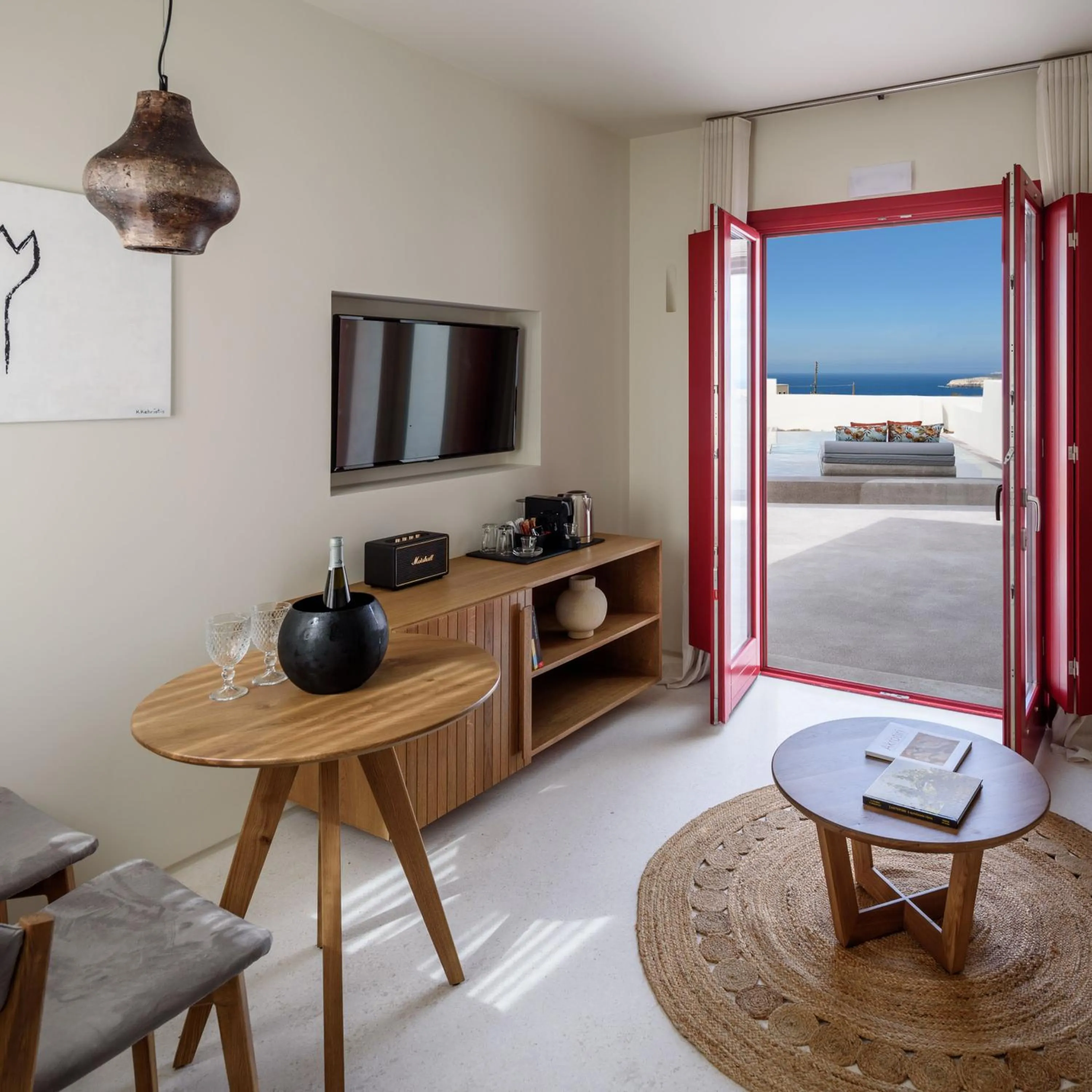 Hot Tub in Potnia Theron Suites