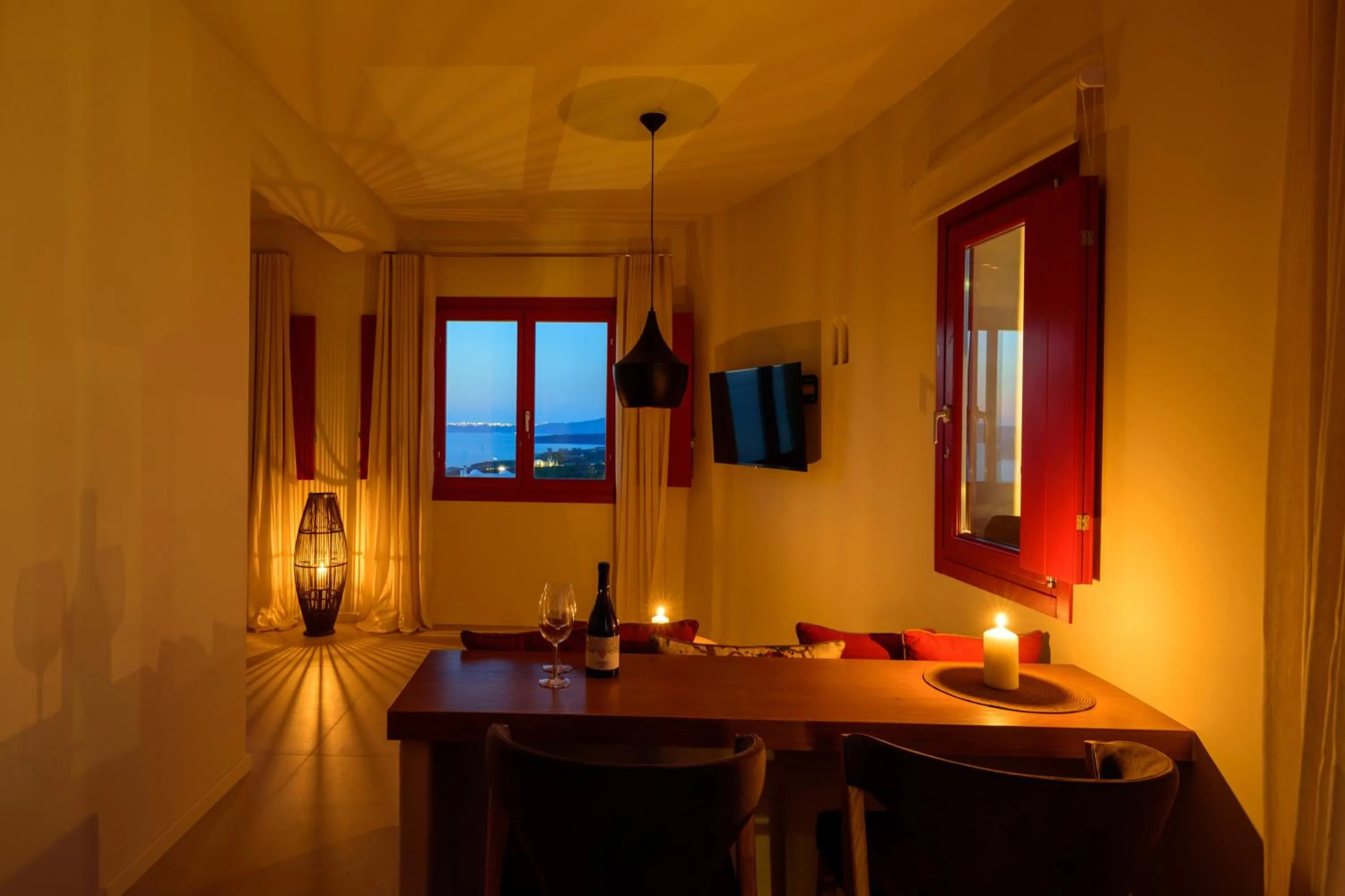 TV and multimedia in Potnia Theron Suites