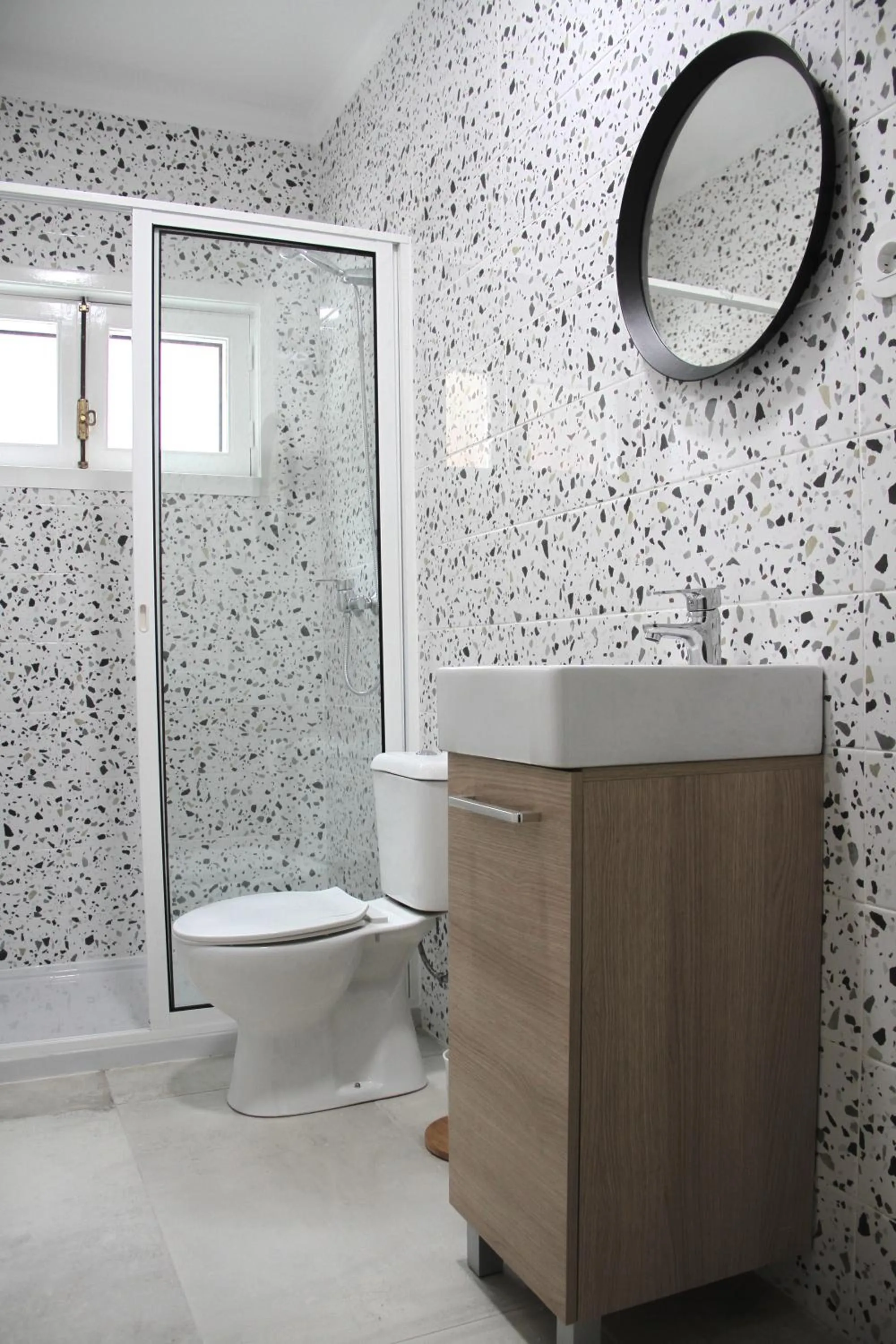 Shower in Genius Loci Guesthouse