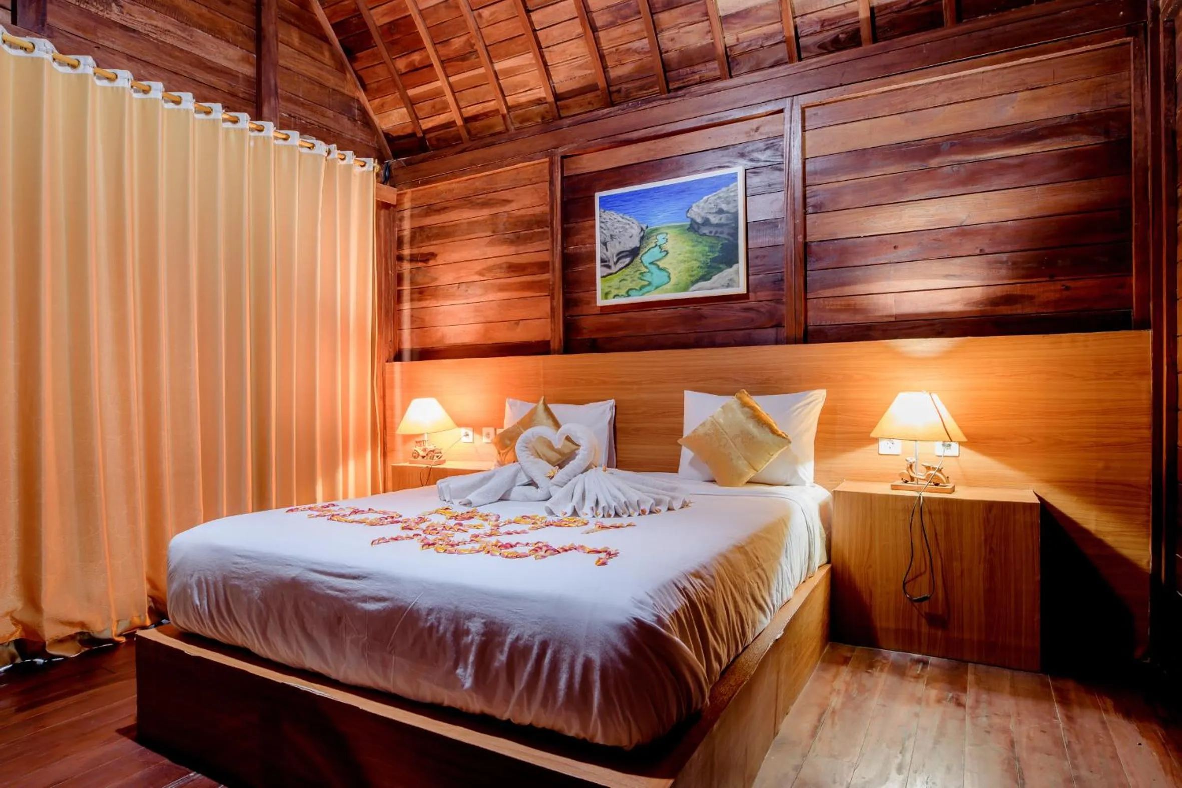 Bedroom, Bed in The Granyam Garden Cottage