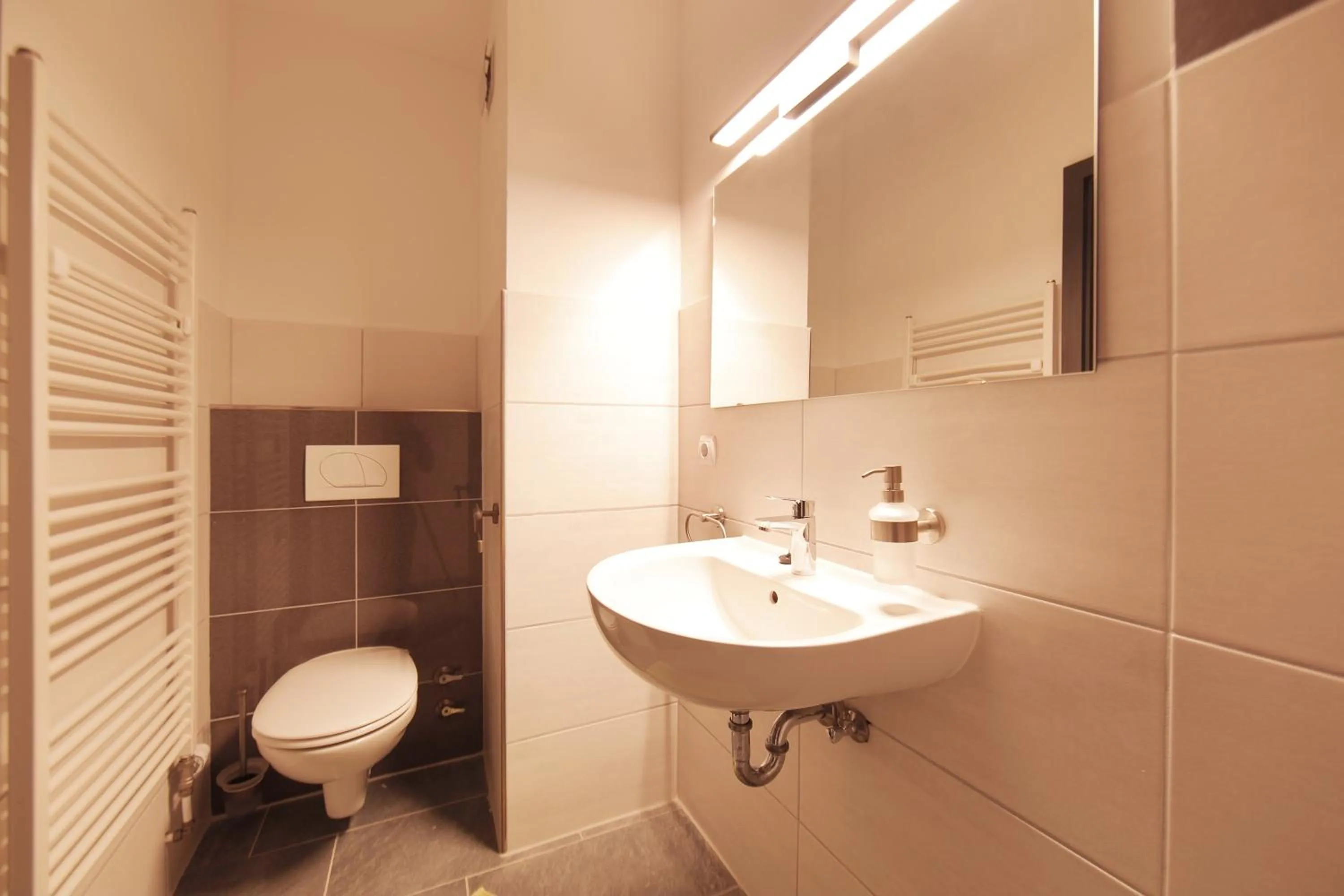 Shower in bestprice Hotel Koblenz