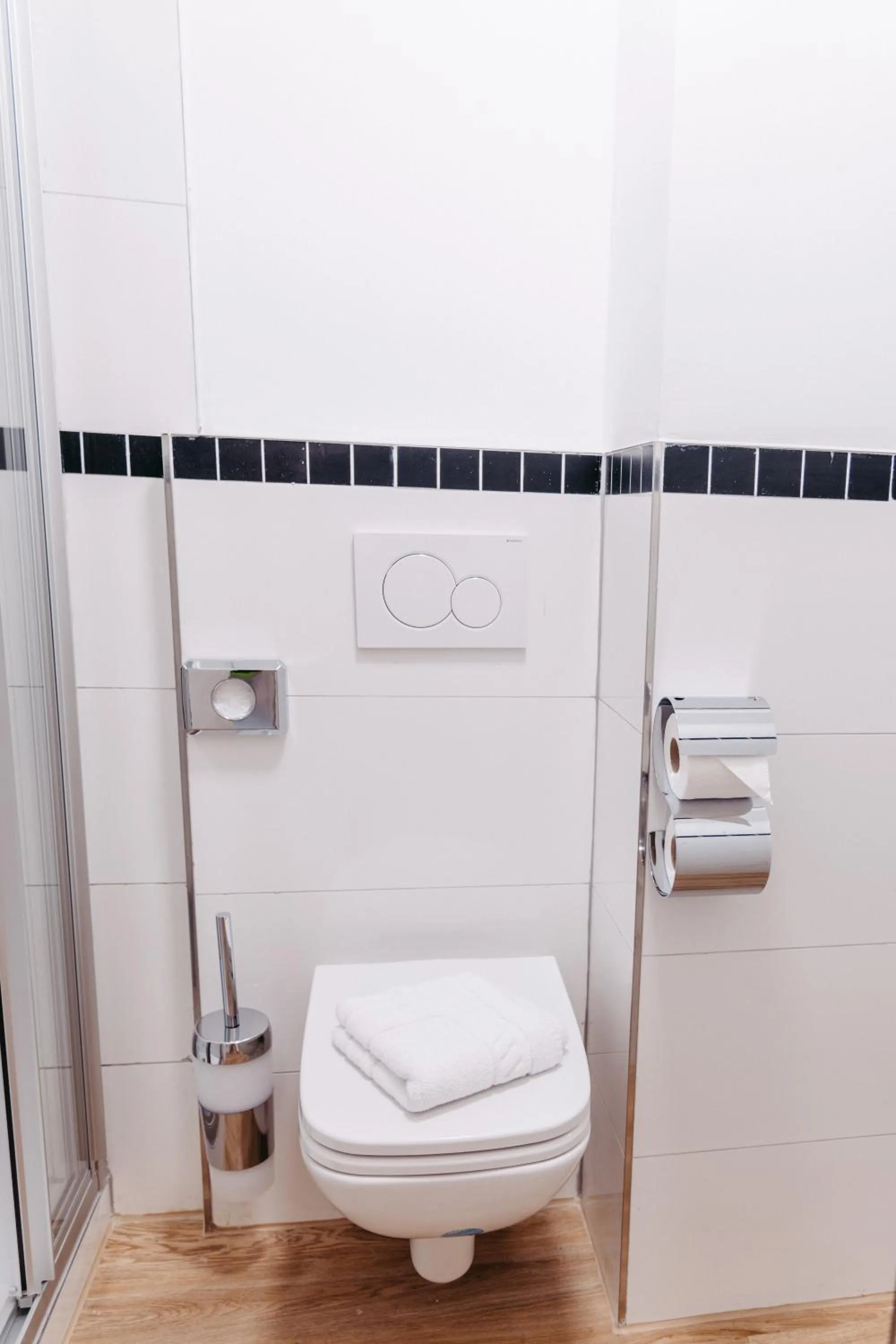 Toilet in bestprice Hotel Koblenz