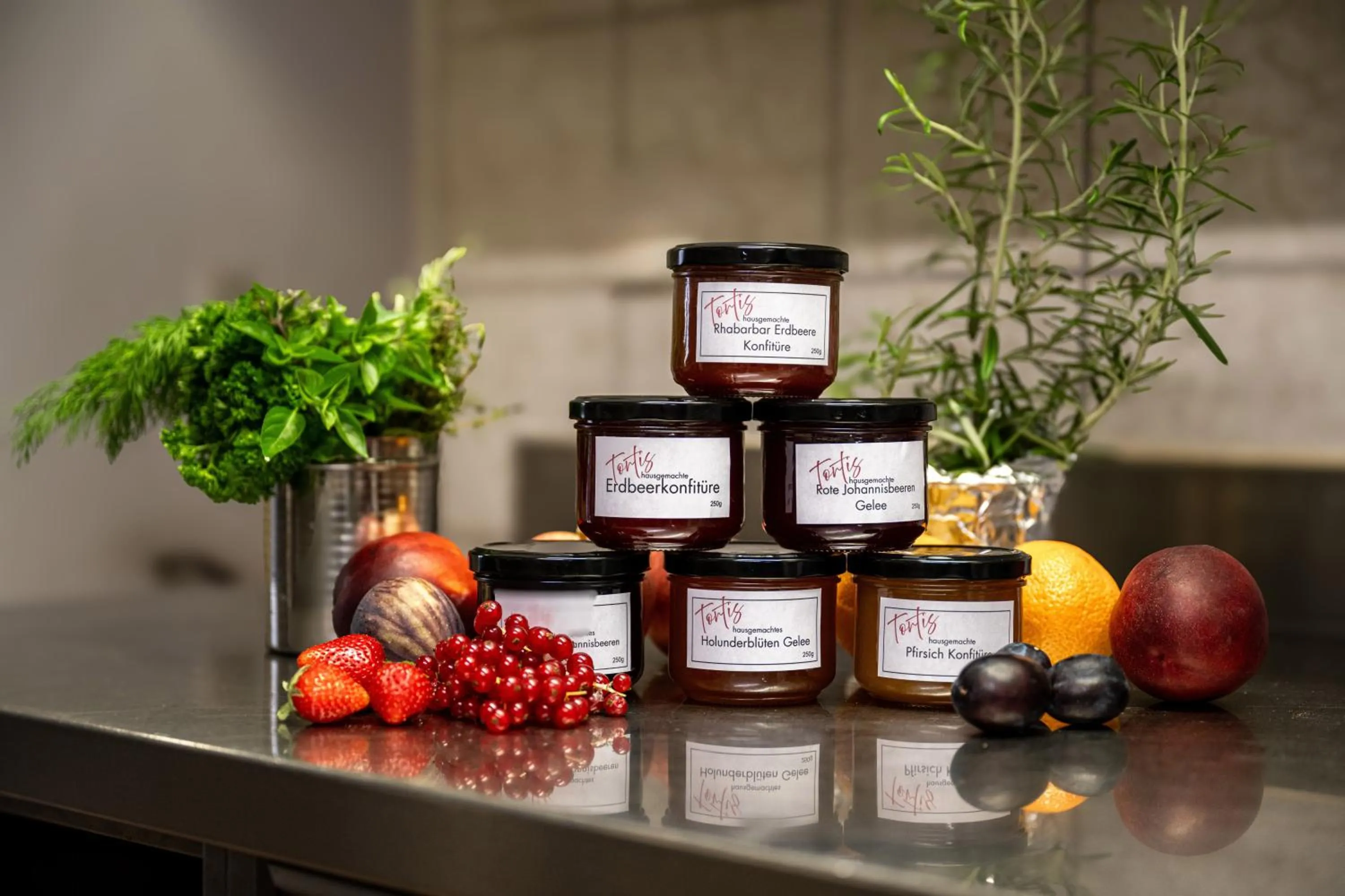 Kitchen or kitchenette in Ringhotel Sonnenhof