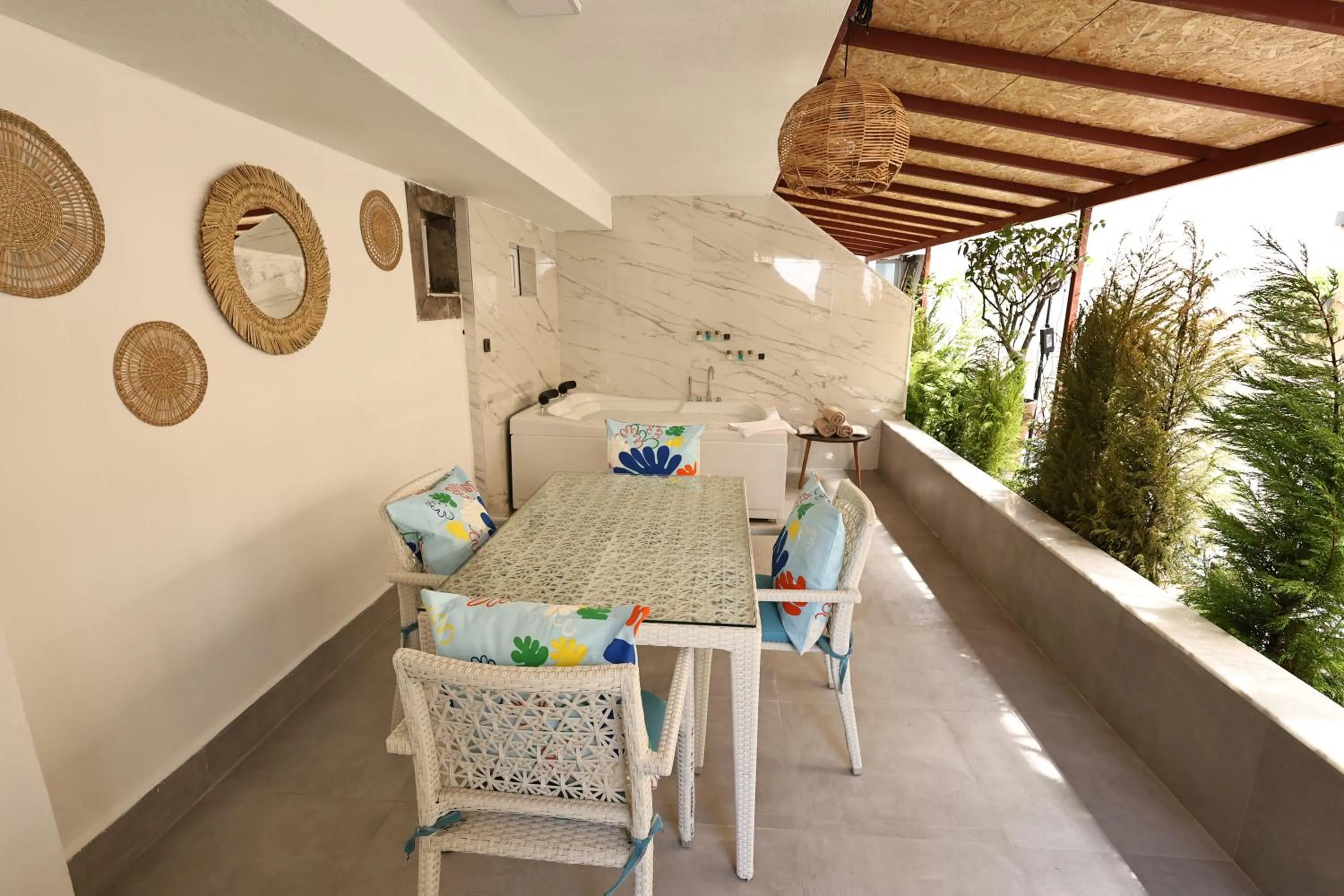 Balcony/Terrace in mustang suite hotel